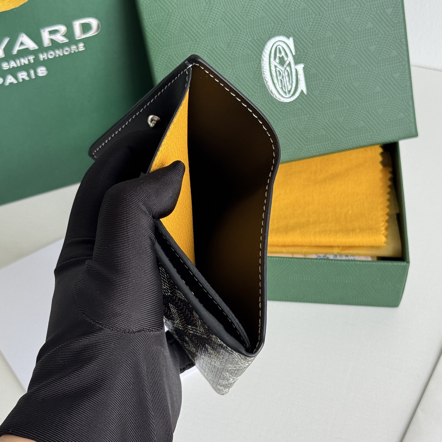 Marigny 零钱包 - 持ち運びやすい収納力抜群のデザイン