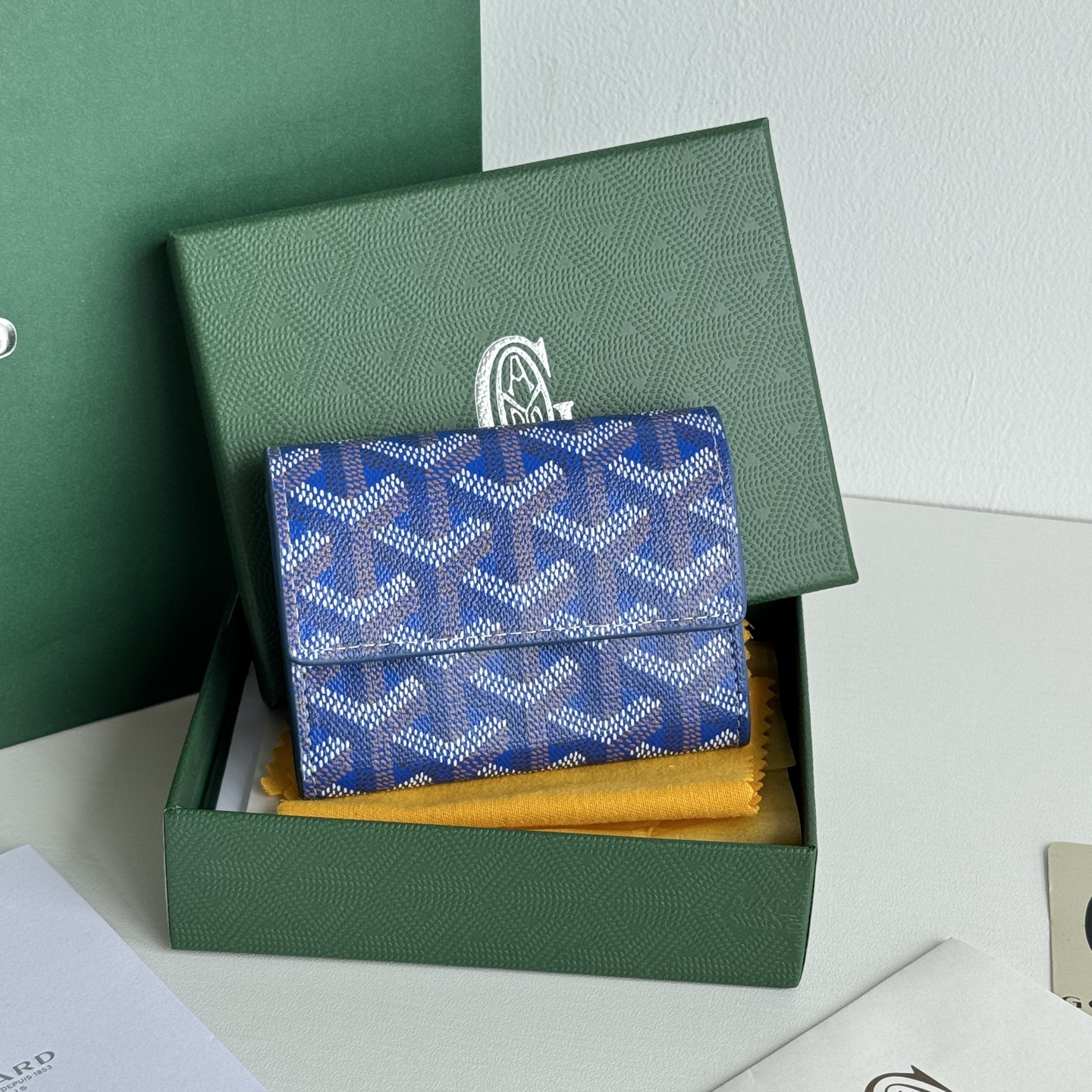 Marigny 零钱包 - 便利なコイン収納とカード入れ付き