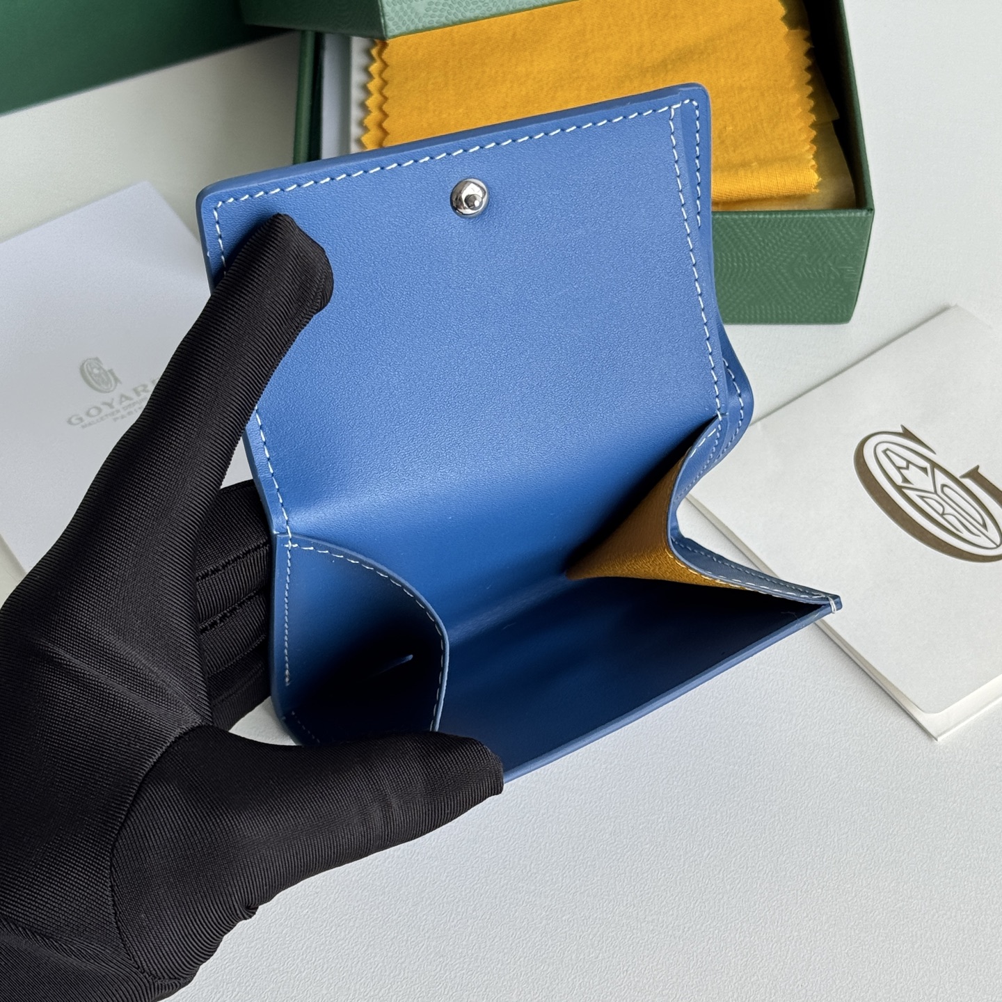 Marigny 零钱包 - 便利なコイン収納とカード入れ付き