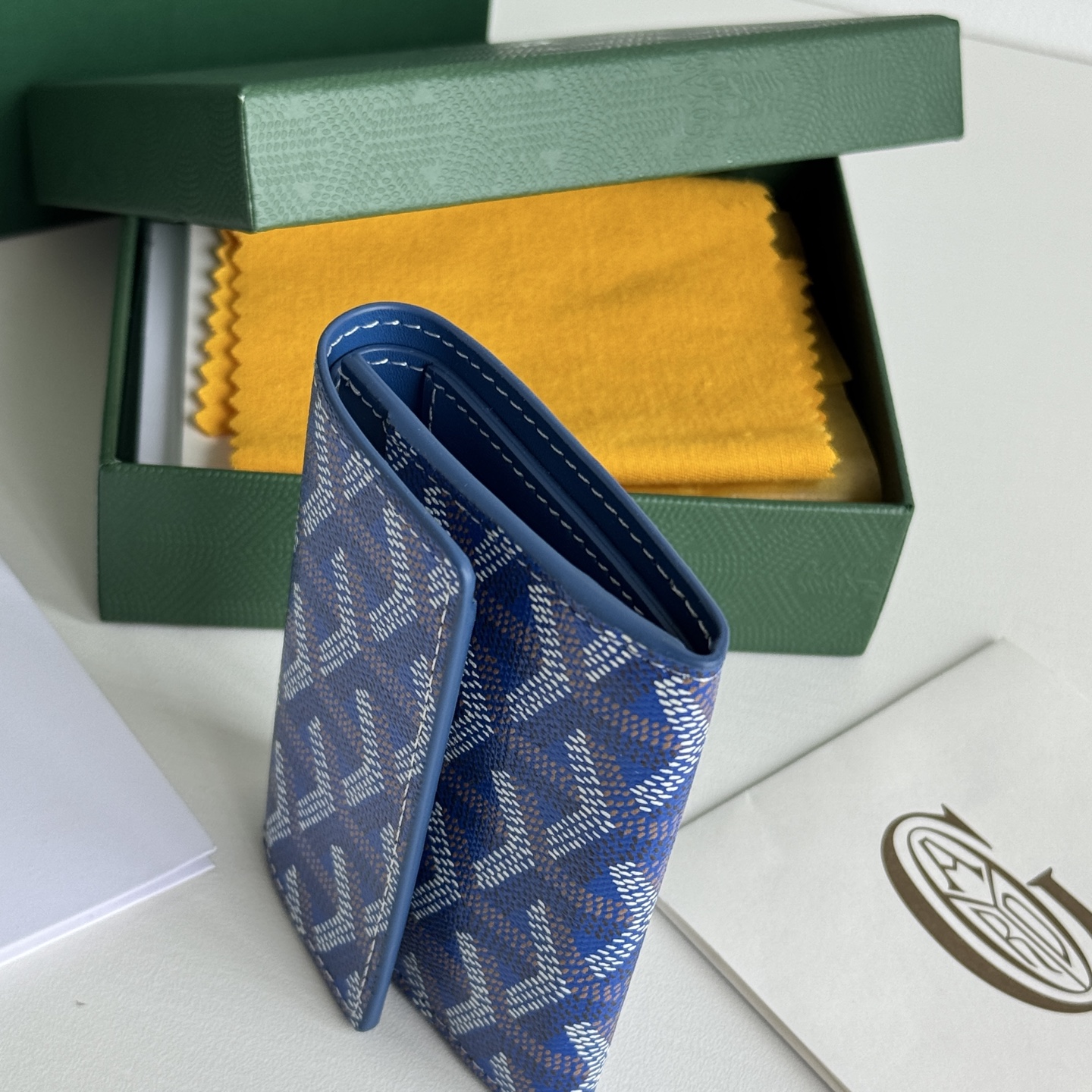 Marigny 零钱包 - 便利なコイン収納とカード入れ付き