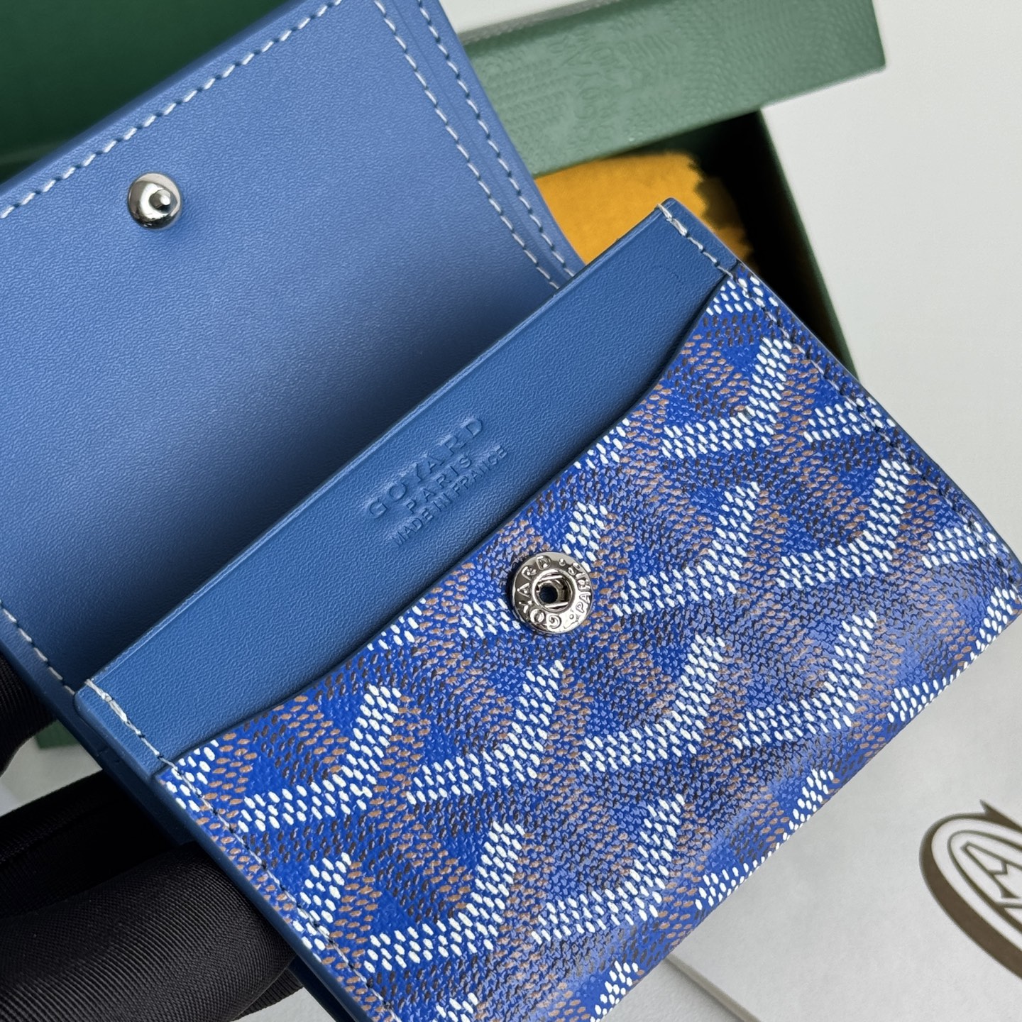 Marigny 零钱包 - 便利なコイン収納とカード入れ付き