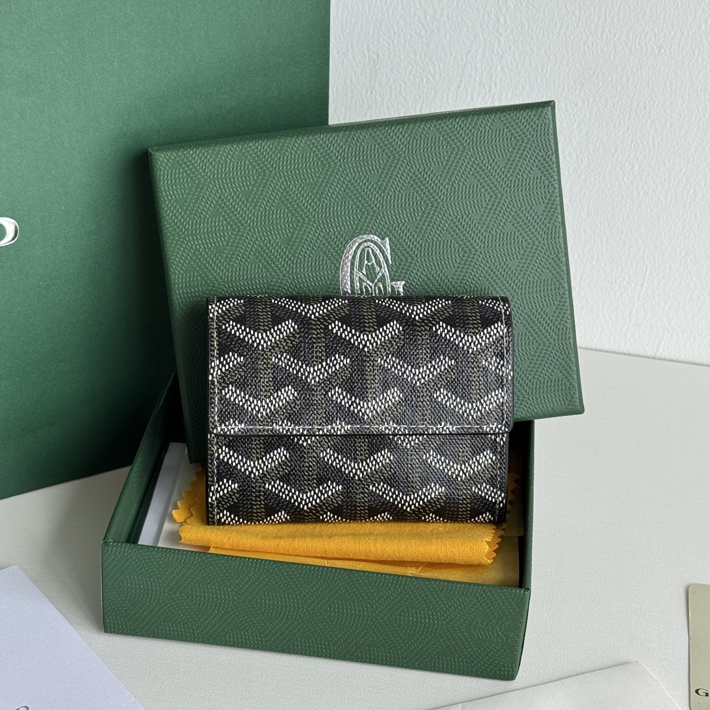 Marigny 零钱包 - コンパクトで便利な小銭入れ