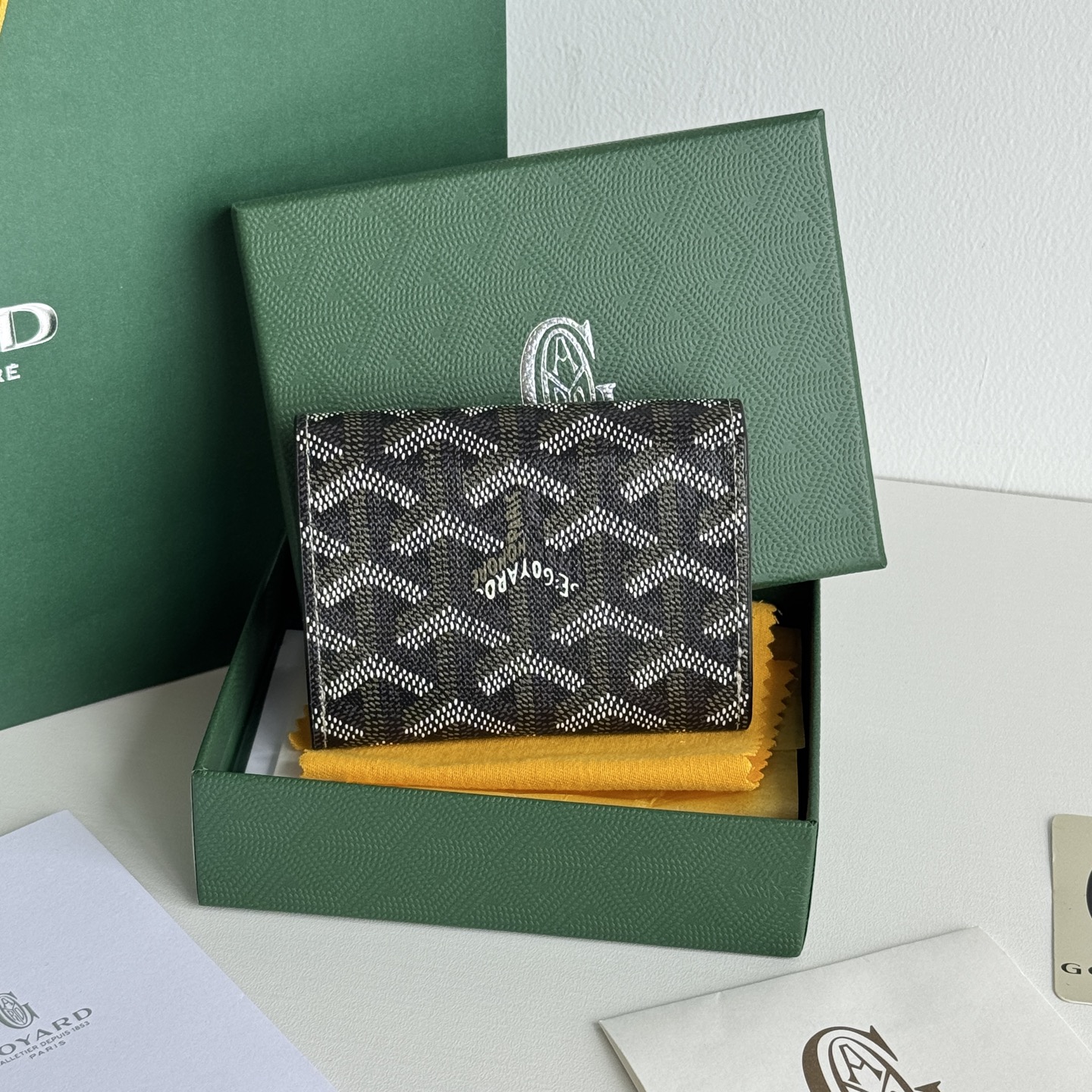 Marigny 零钱包 - コンパクトで便利な小銭入れ