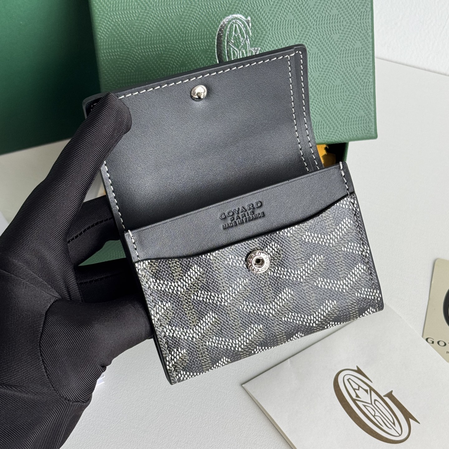 Marigny 零钱包 - コンパクトで便利な小銭入れ