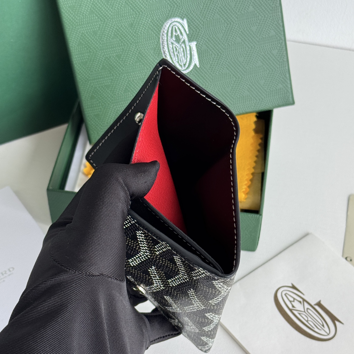 Marigny 零钱包 - コンパクトで便利な小銭入れ