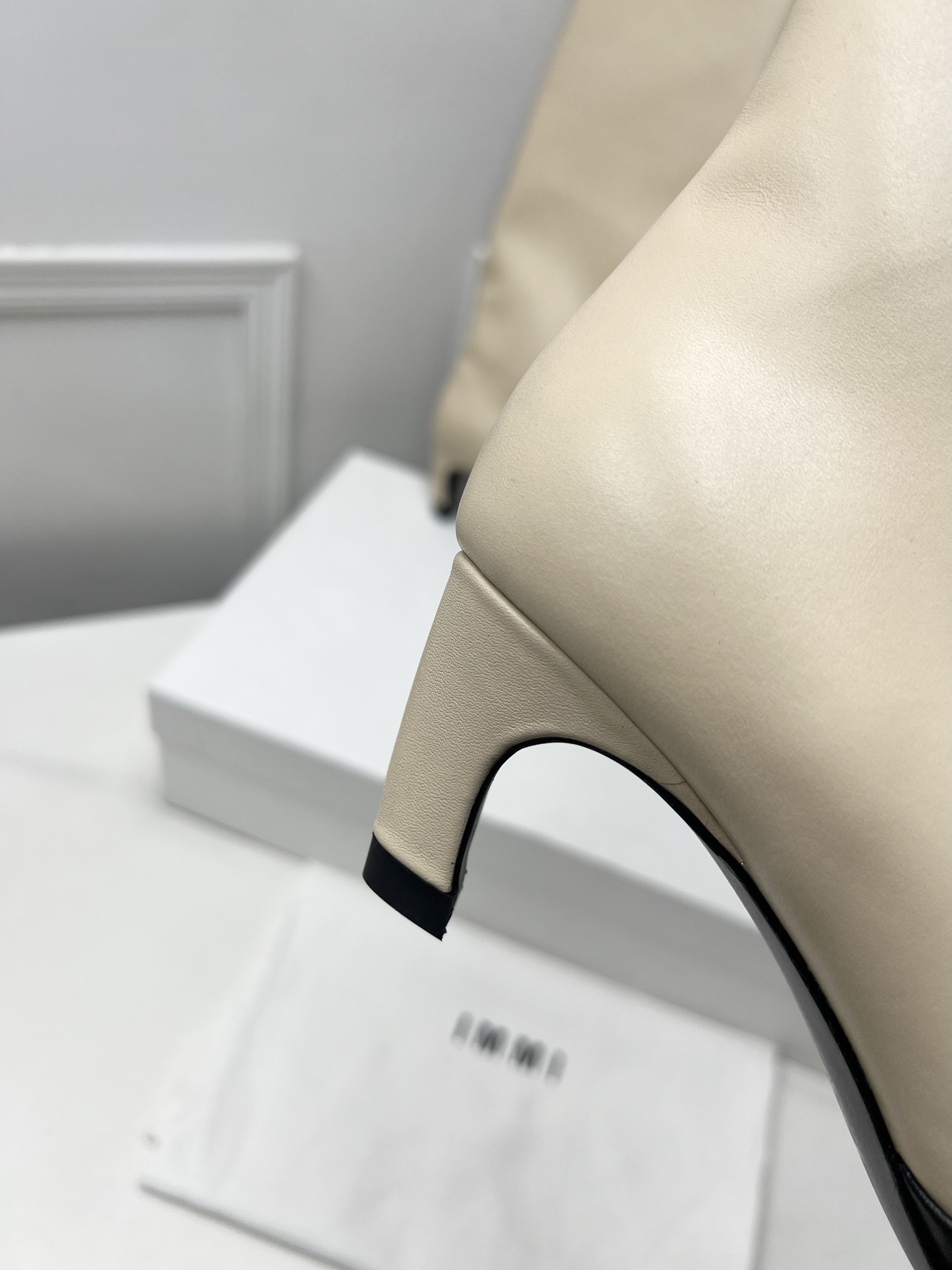 Stylish IMMI 2023w Boots: Imported Calf Skins, 4cm Heel, Sizes 35-39, Unique Design. - 图片 7