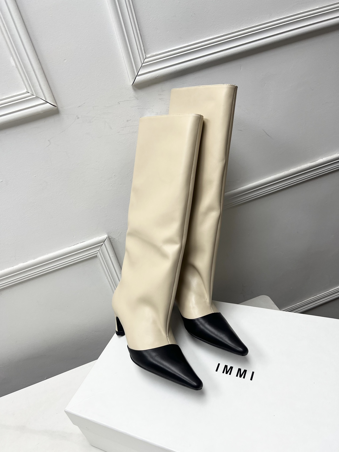 Stylish IMMI 2023w Boots: Imported Calf Skins, 4cm Heel, Sizes 35-39, Unique Design. - 图片 2