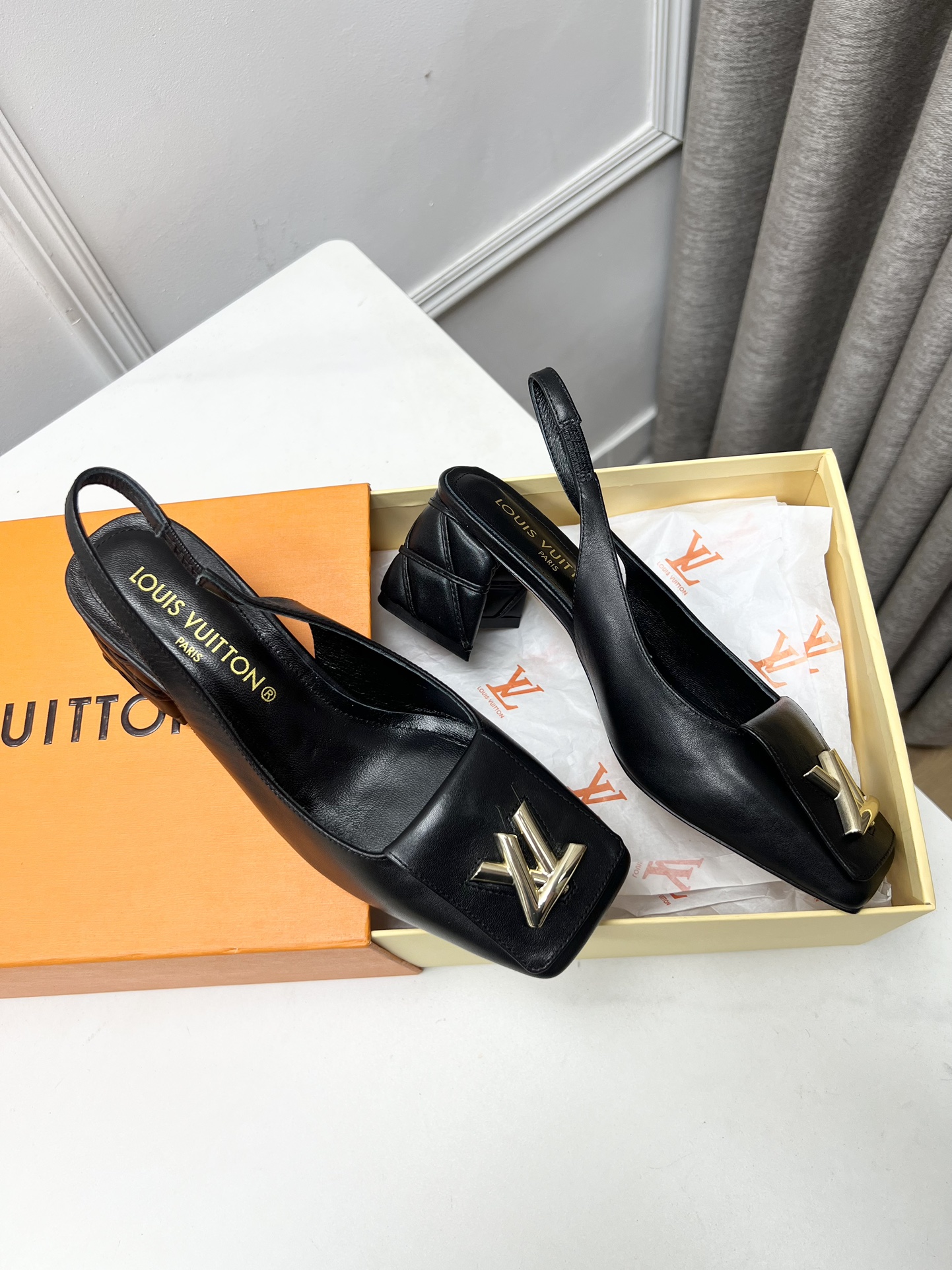 Louis Vuitton Chaussures Escarpins À Talons Hauts Sandales Genuine Leather Peau de chèvre Cuir verni mouton Série printemps Vintage