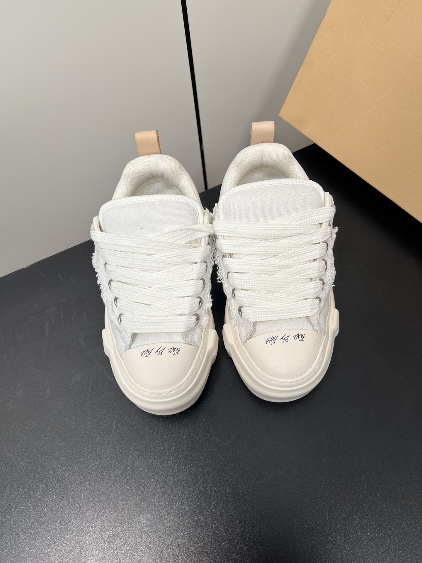 Vessel Nougat Classic Shoes: Comfort and Style Combined in Unique Design