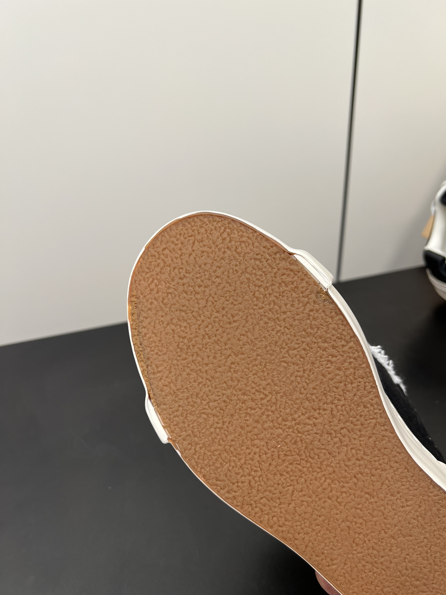 P650 Vessel Nougat Classic Shoes: Soft, Stylish, Comfortable Marshmallow Design with Classic Base - 图片 9