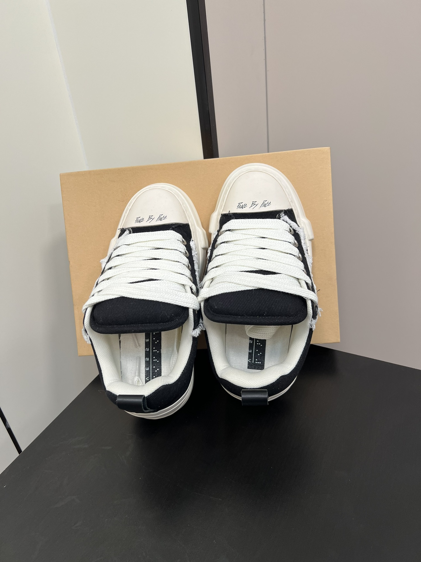 P650 Vessel Nougat Classic Shoes: Soft, Stylish, Comfortable Marshmallow Design with Classic Base - 图片 5