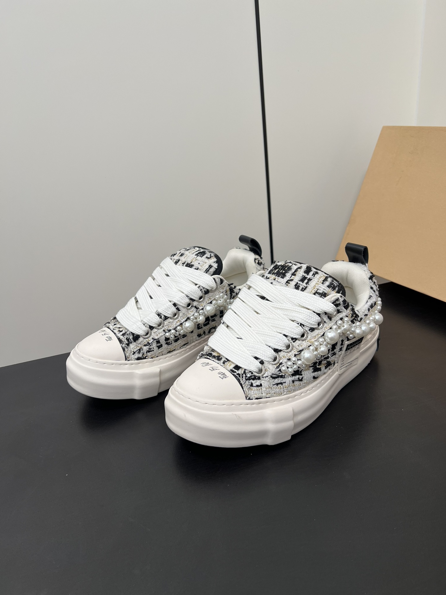 P750 Vessel Nougat Classic Shoes: Original Design with Soft Comfort and Unique Combination - 图片 3
