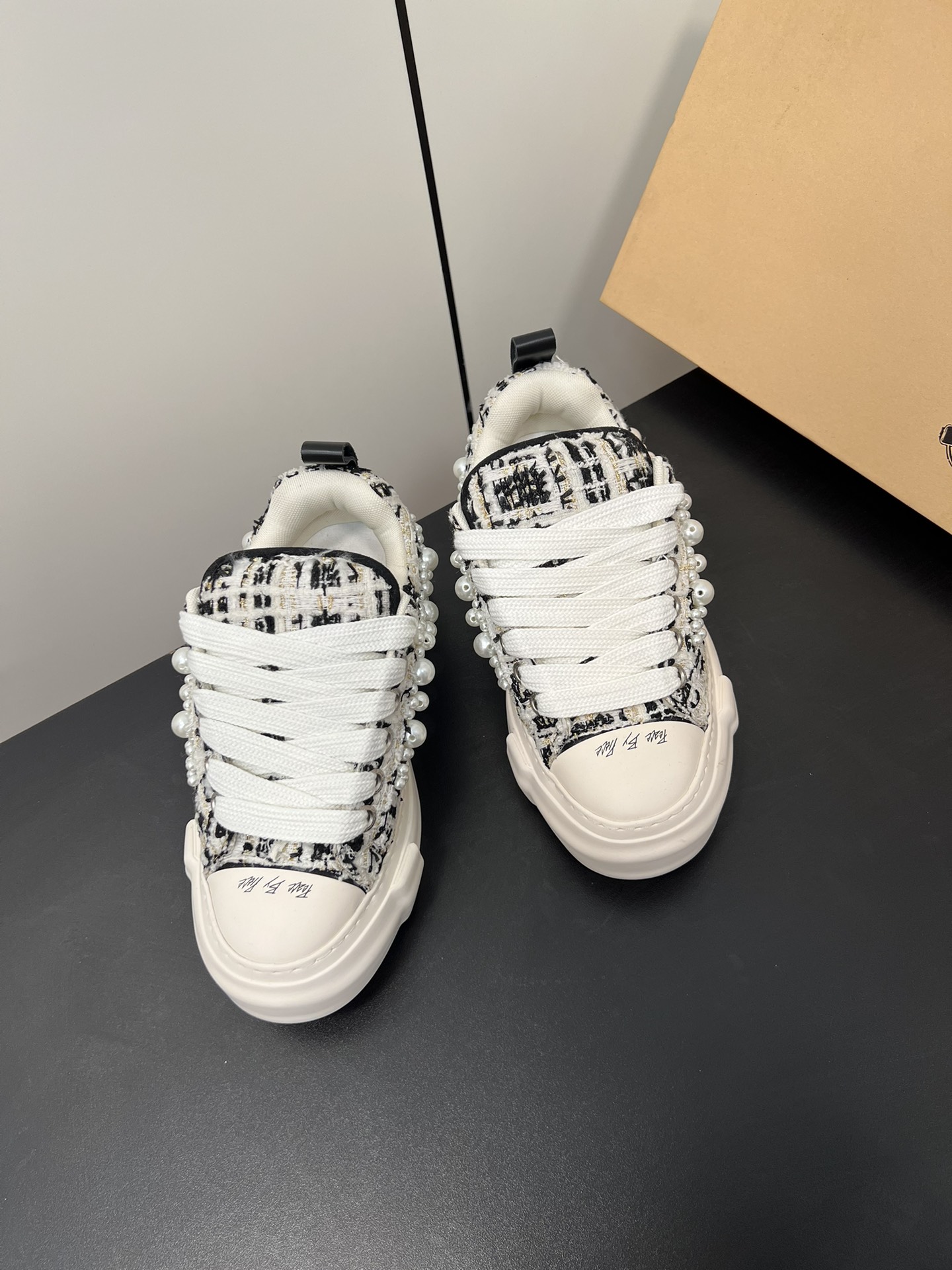 P750 Vessel Nougat Classic Shoes: Original Design with Soft Comfort and Unique Combination - 图片 5