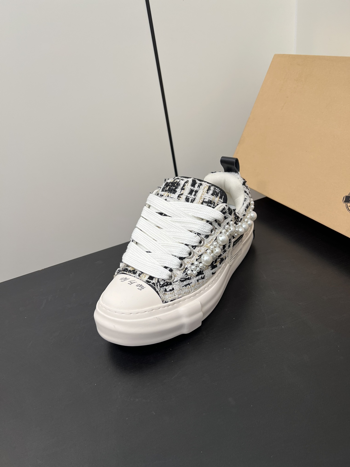 P750 Vessel Nougat Classic Shoes: Original Design with Soft Comfort and Unique Combination - 图片 6