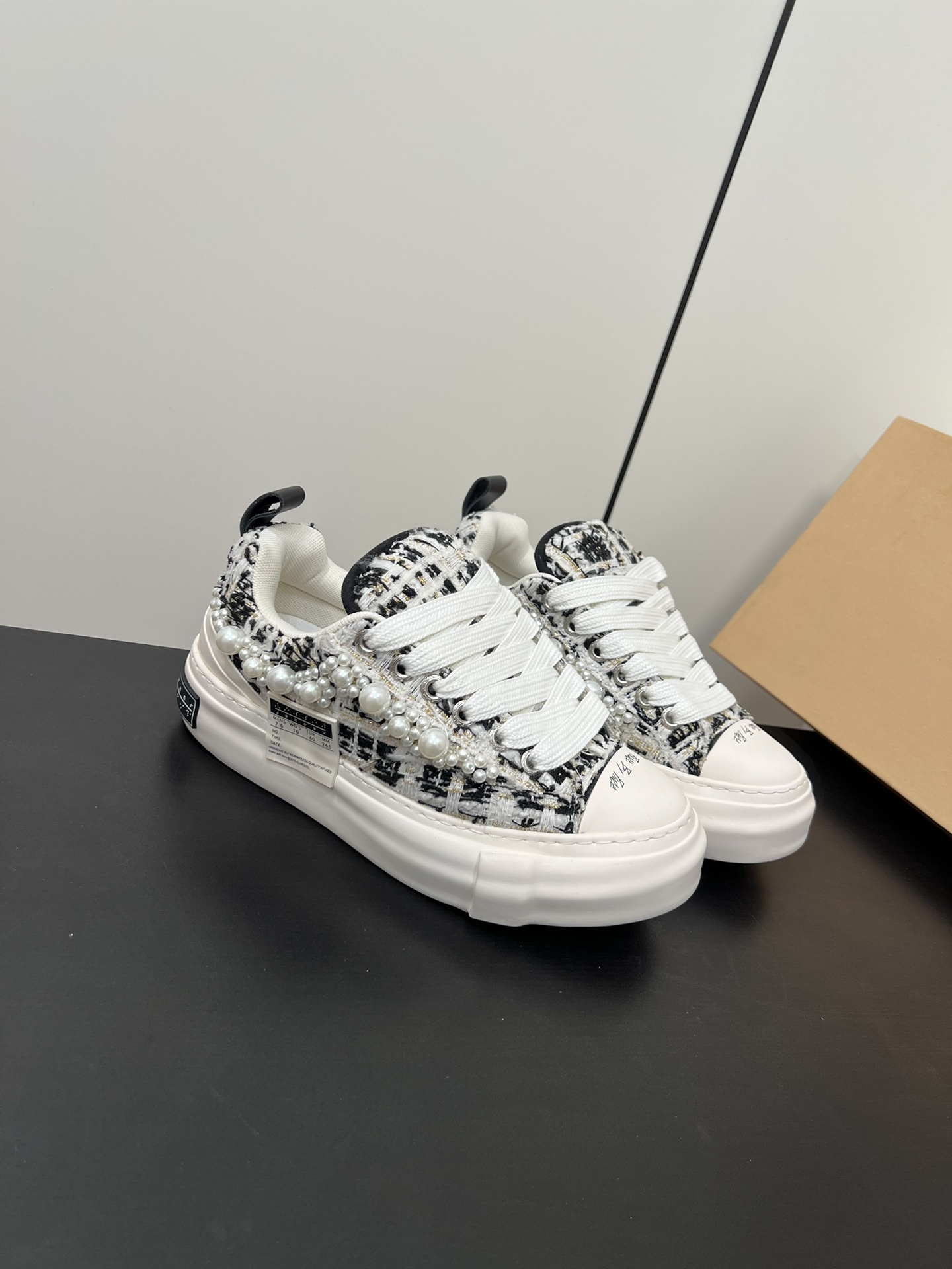 P750 Vessel Nougat Classic Shoes: Original Design with Soft Comfort and Unique Combination - 图片 2