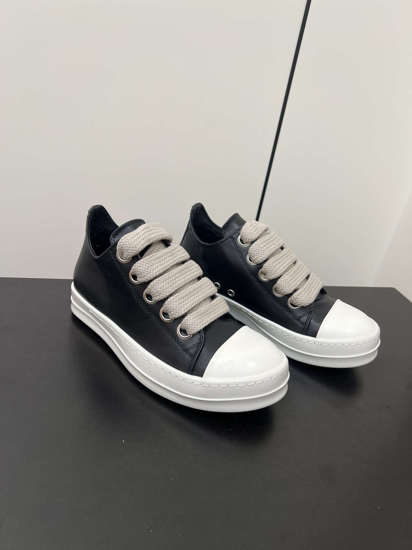 Rick Owens P7000 Leisure Shoes: Classic Cottage Style Comparison for Lovers - 图片 2