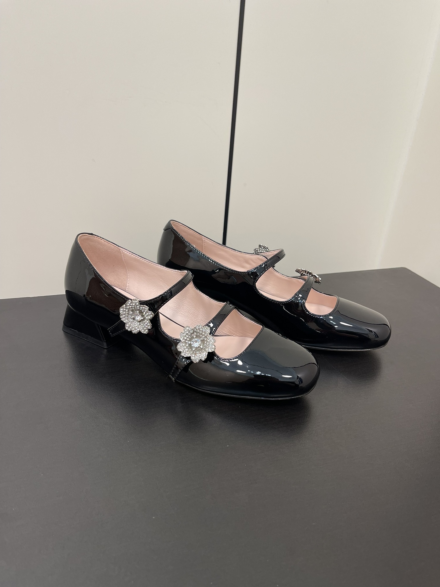 [Roger Vivier Women