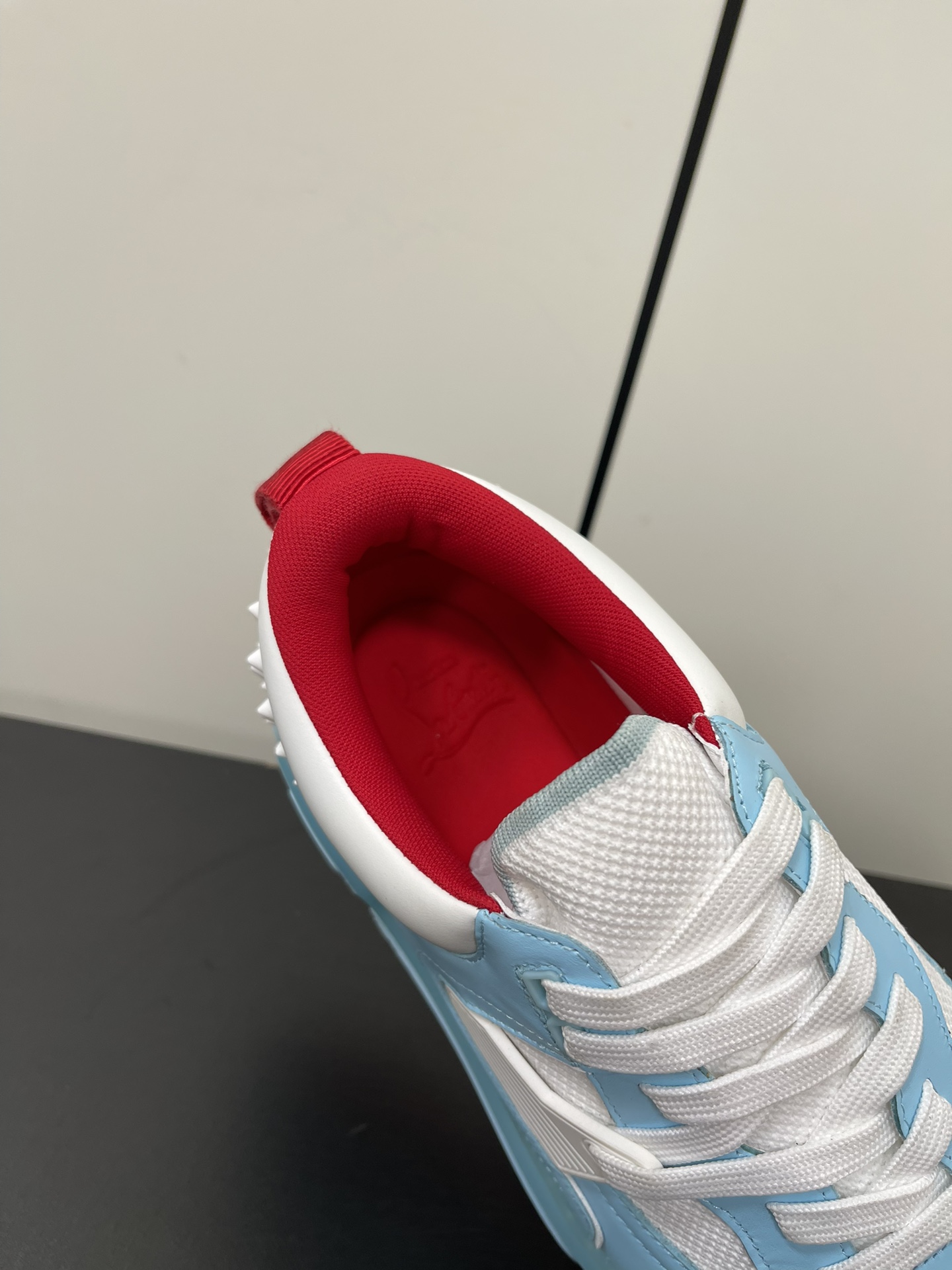 Christian Louboutin Astroloubi Series: Iconic Red Basketball Shoes for Couples - 图片 8