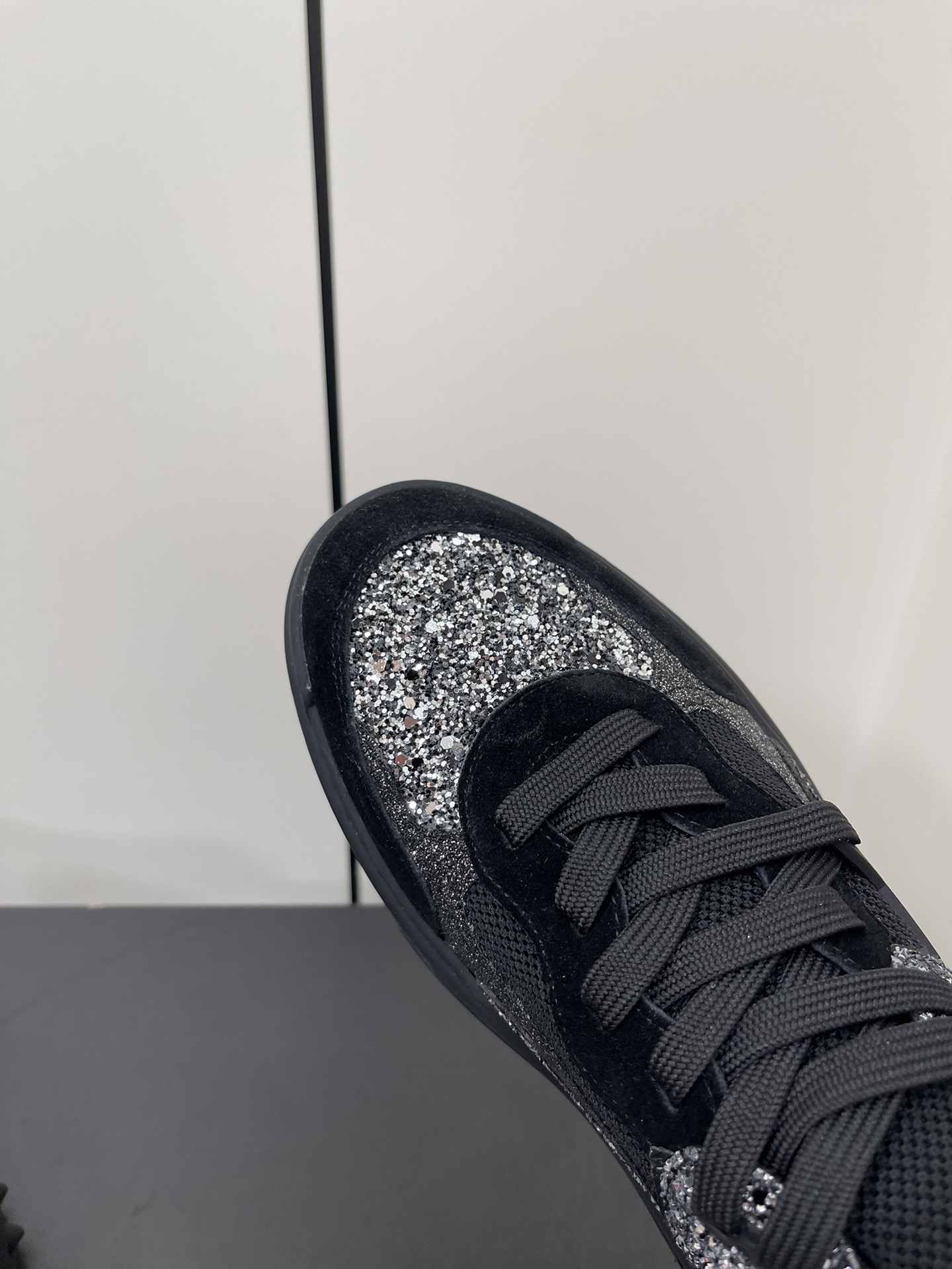 Christian Louboutin Astroloubi Basketball Shoes: Iconic Design for Couples. - 图片 6