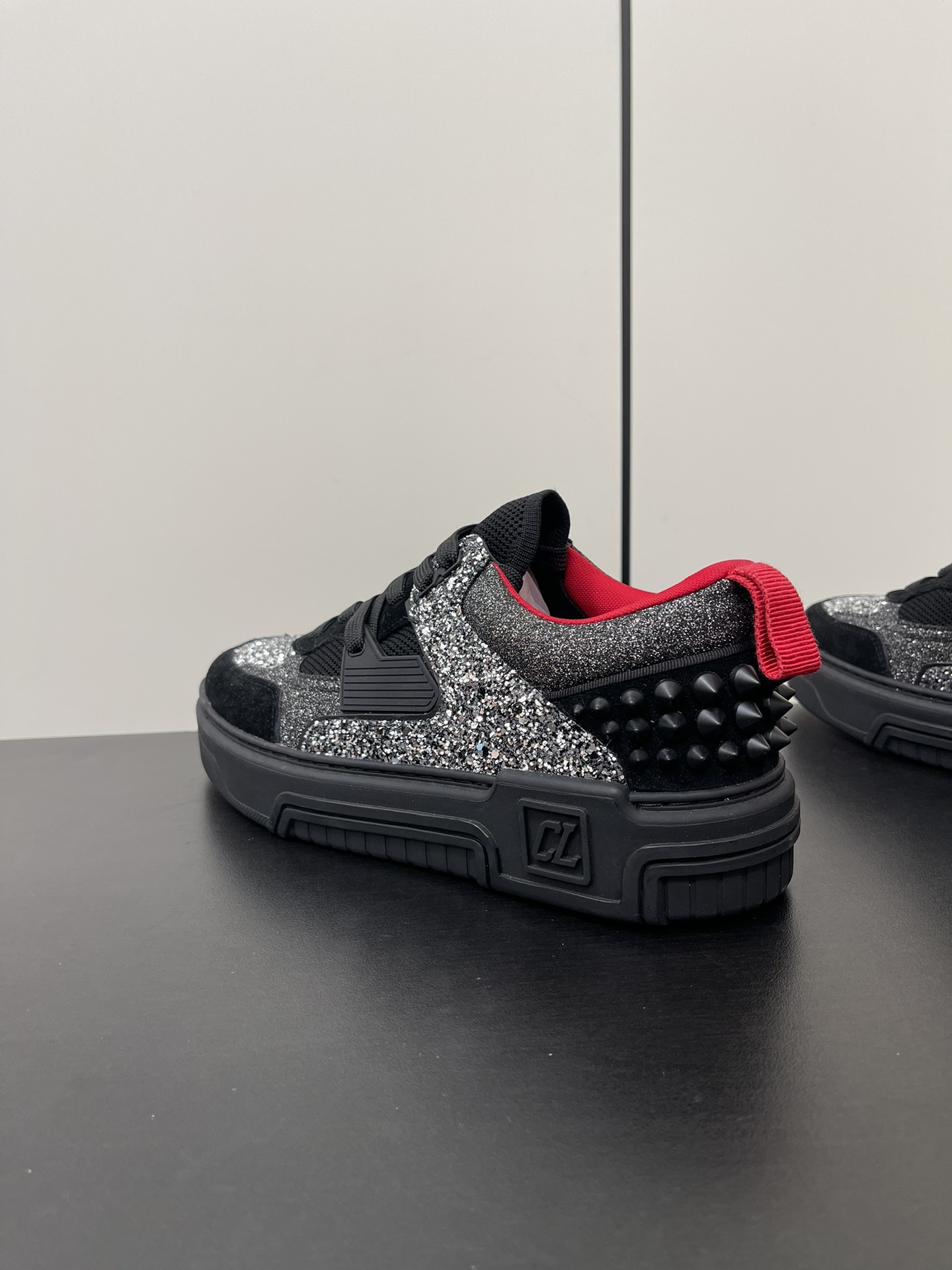 Christian Louboutin Astroloubi Basketball Shoes: Iconic Design for Couples. - 图片 4