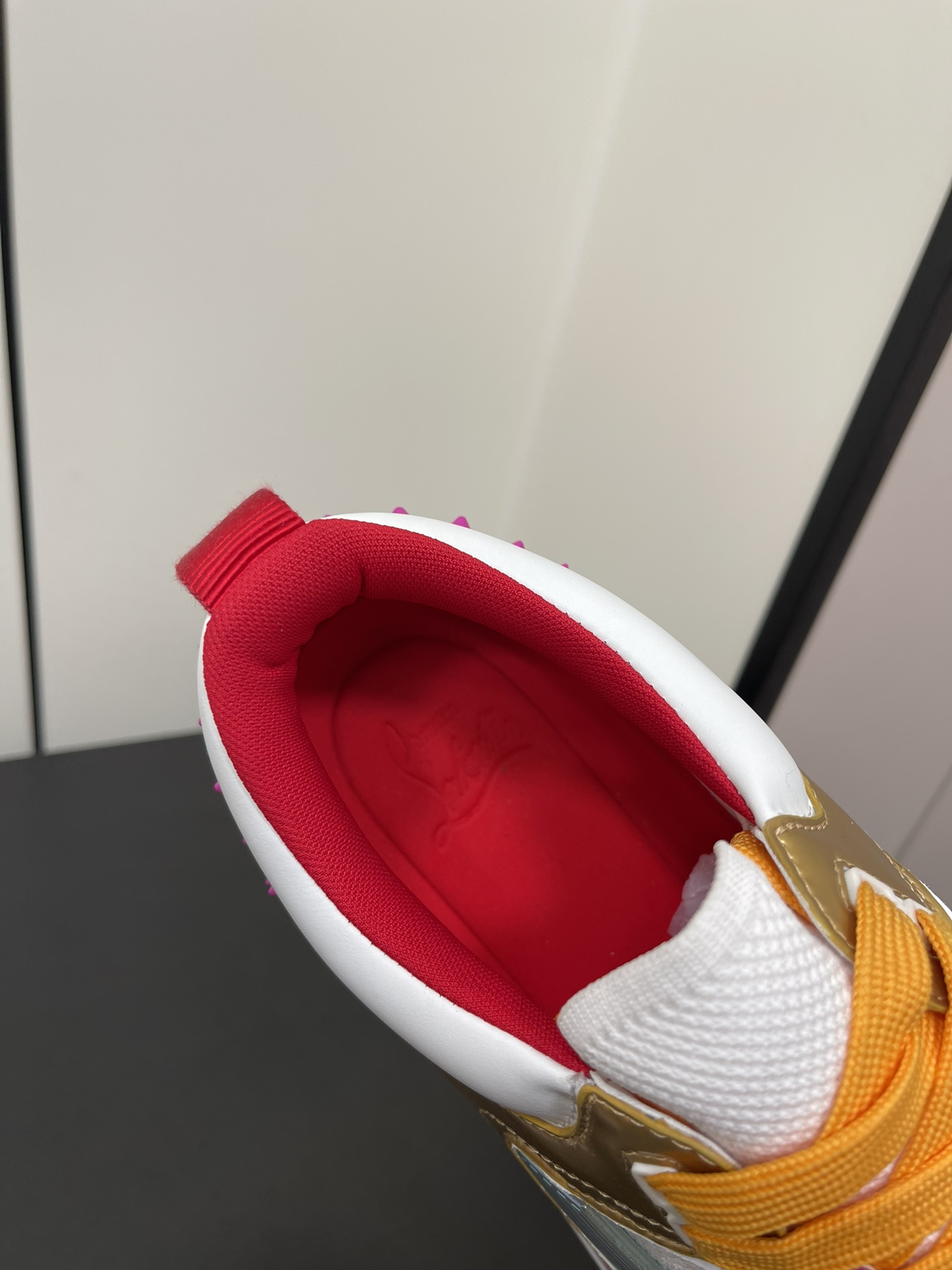 Christian Louboutin Astroloubi Basketball Sneakers: Iconic Red Shoes for Leisure and Sports - 图片 7