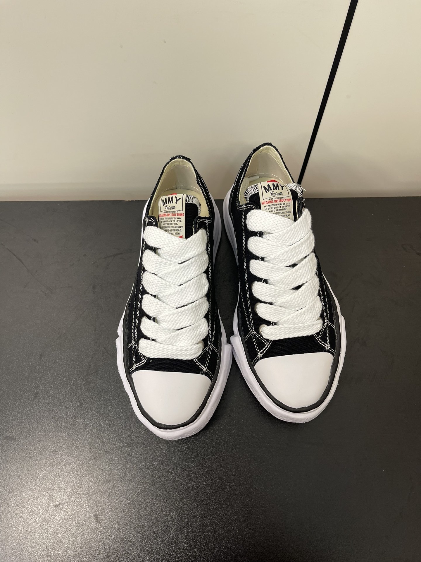 NO:172082,The classic Mihara Yasuhiro MMY dissolved shoes, classic personality, the overall feeling is more textured!  The 4.5CM thick-soled design instantly turns into long legs!  Original mold reproduction restores the authentic taste. The upper is made of imported canvas with super texture. The inner lining is top-notch breathable and the secondary molding is irregular. Anti-slip and wear-resistant. Size 35-45 (for women 40 men 45 customized without return or exchange), casual shoes/sports shoes, mmy, sneakers19860909万年经典三原康裕MMY溶解鞋,经典个性 整体感觉更有质感！4.5CM的厚底设计秒变大长腿！ 原版开模复刻 还原正品味道 鞋面采用进口帆布超有质感 内里采用顶级透气布里 二次成型不规则大底 防滑耐磨 码数35-45（女40男45定制不退换）,休闲鞋/运动鞋,mmy,sneakers,Women's Shoes