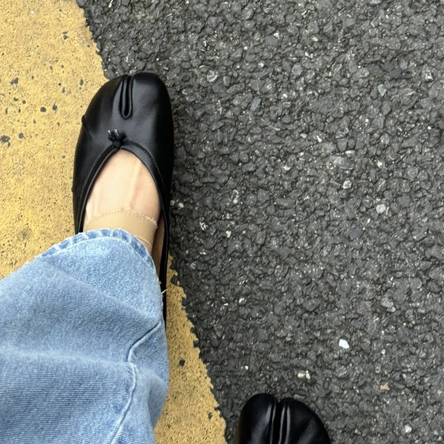 NO:234214,Put on your feet, split toe shoes19860909上脚,分趾鞋,Women's Shoes