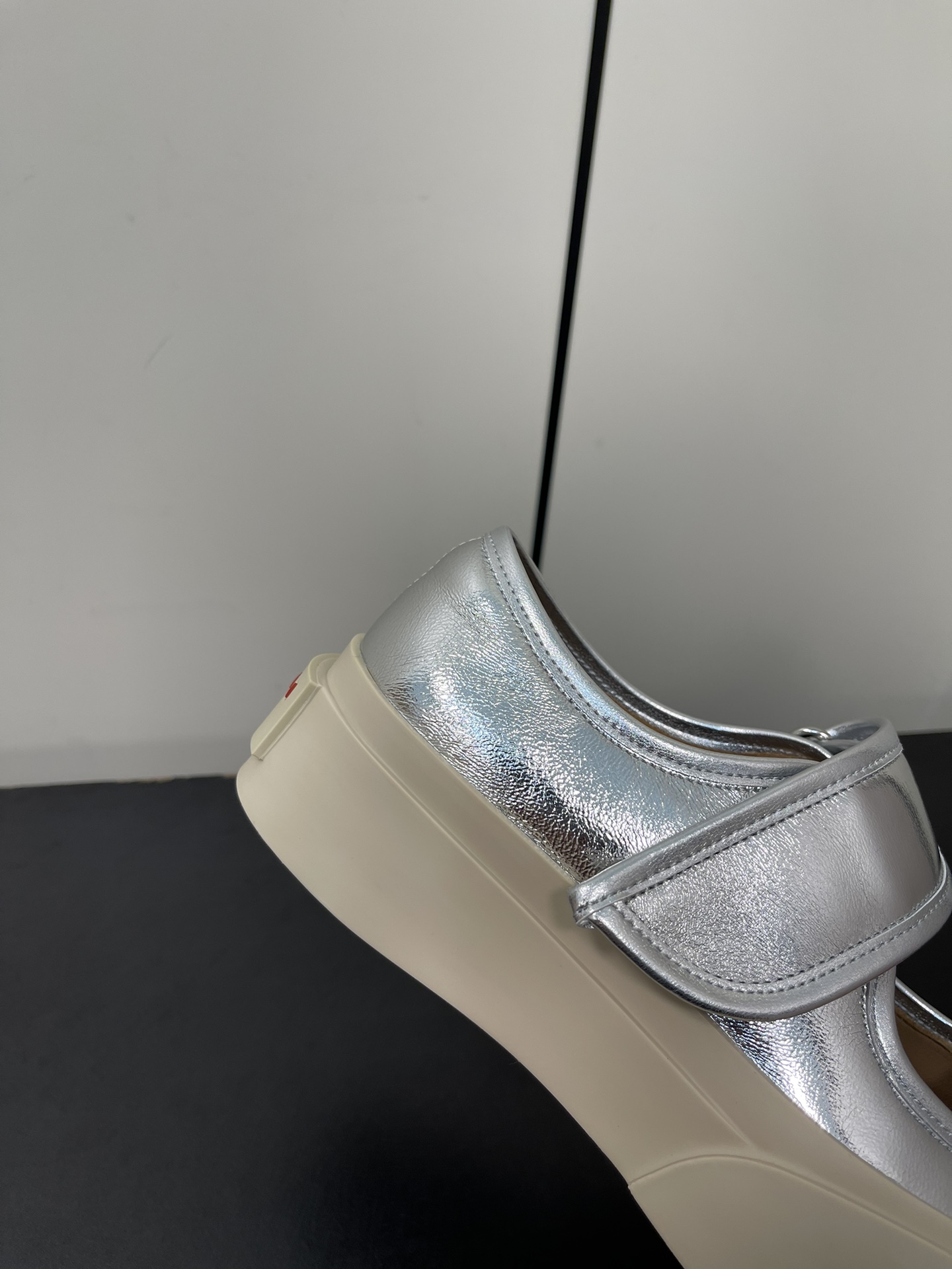 Marni Leisure Shoes: Flashbacks, Cedars, Magic, and Comfortable Custom Design - 图片 7