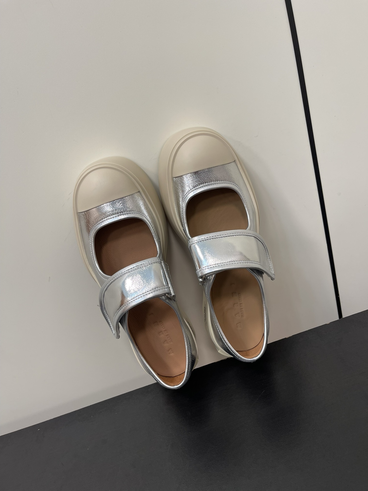 Marni Leisure Shoes: Flashbacks, Cedars, Magic, and Comfortable Custom Design - 图片 5