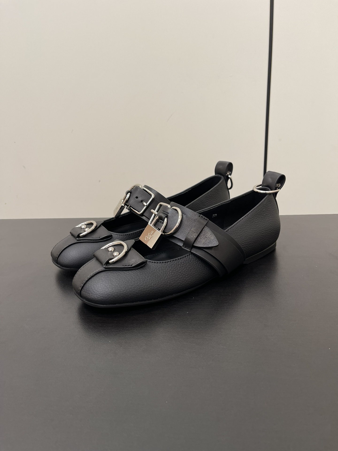 Exclusive Punk Metal Lock-In Ballet Shoes with Oxygen Pelt and Custom Rubber Sole - 图片 3