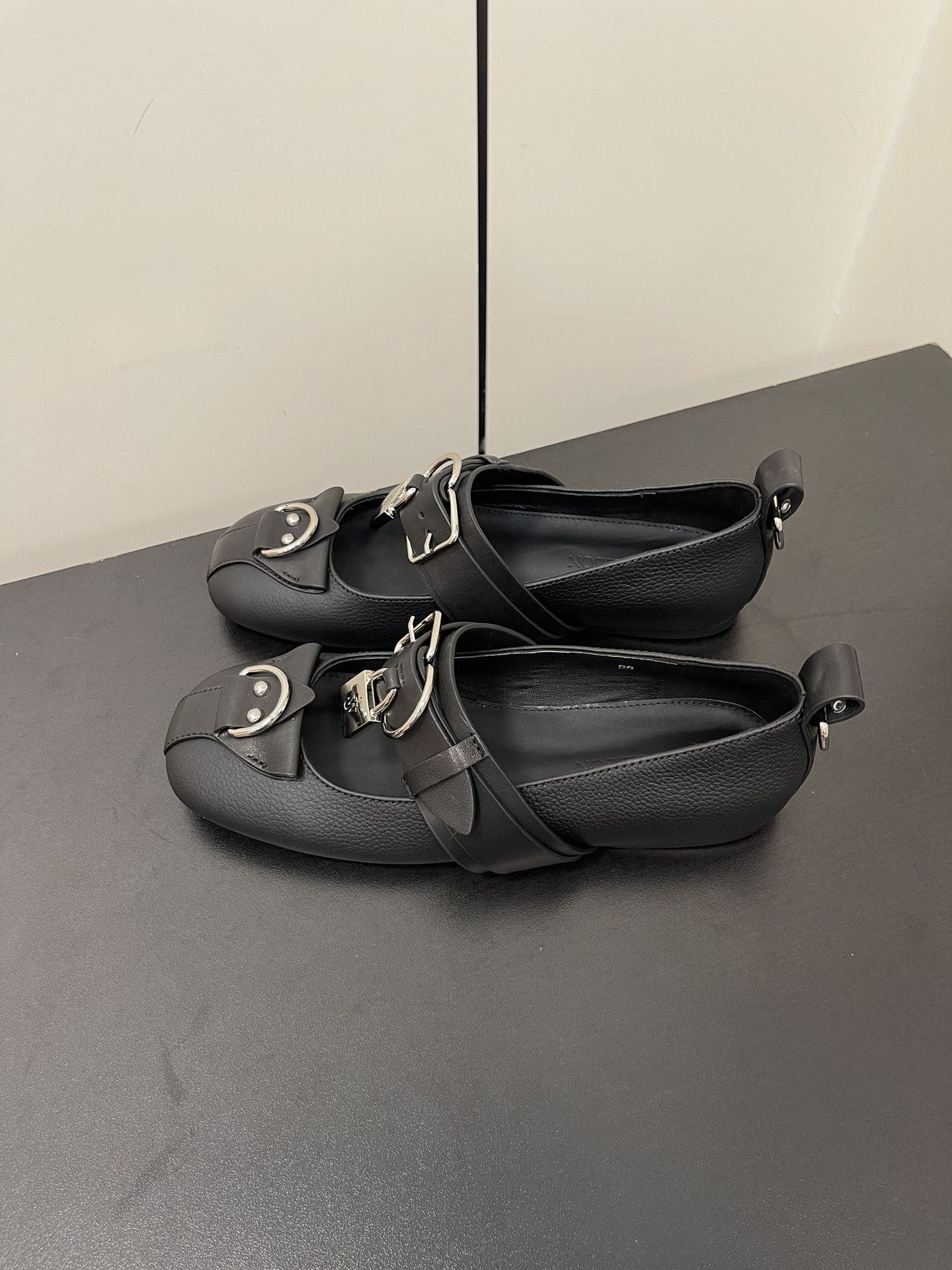 Exclusive Punk Metal Lock-In Ballet Shoes with Oxygen Pelt and Custom Rubber Sole - 图片 9