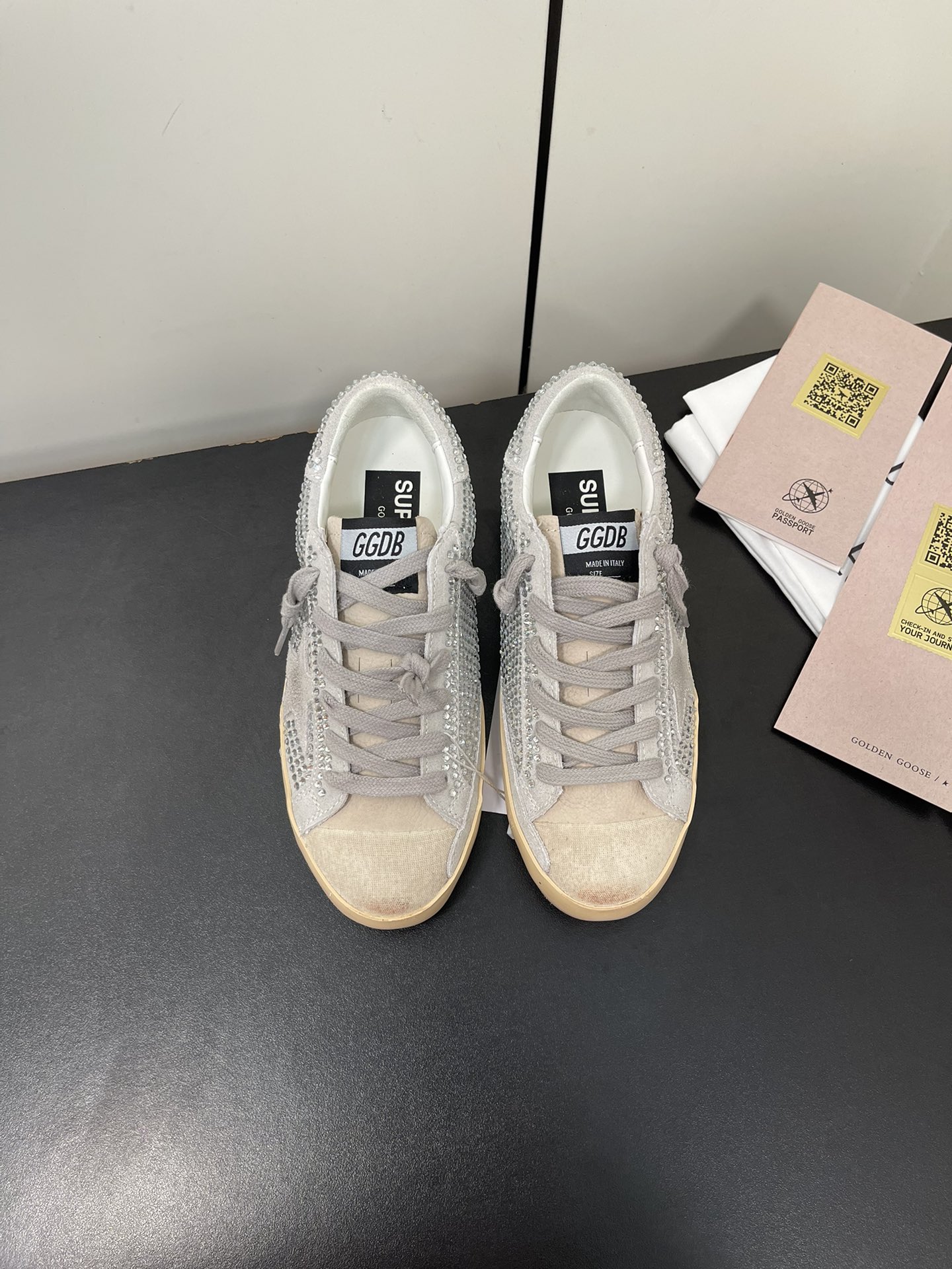 Sale
 Golden Goose Skateboard Shoes Gold Red White Cowhide TPU