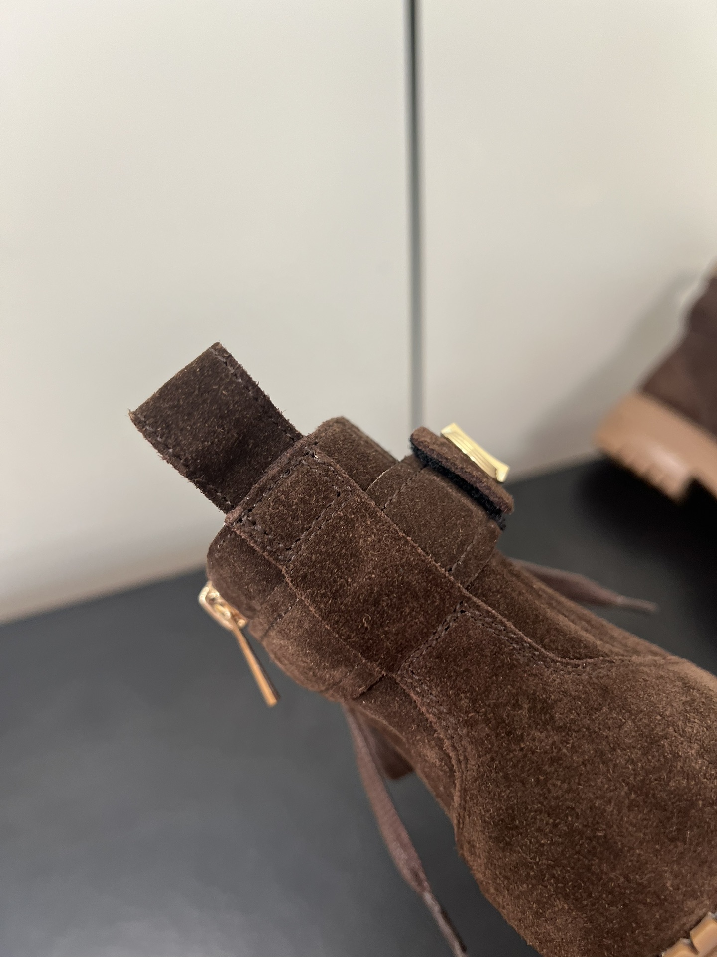 Michael Kors 2024 Martin Boots: Cow Skin, Sheepskin Interior, Slide-Proof Rubber Sole. - 图片 8