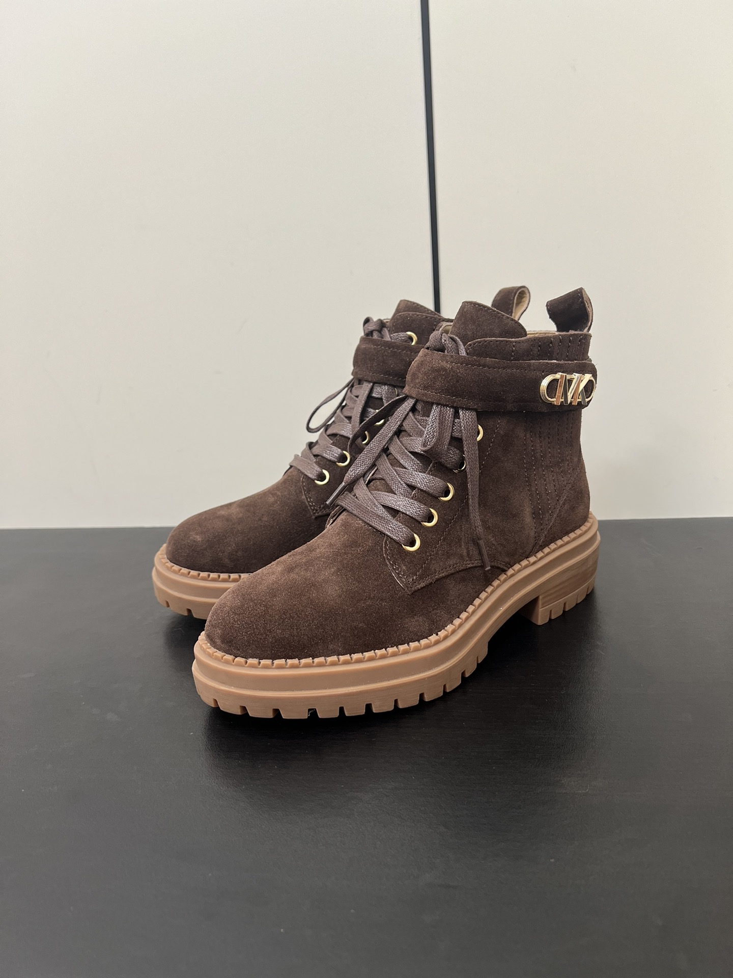 Michael Kors 2024 Martin Boots: Cow Skin, Sheepskin Interior, Slide-Proof Rubber Sole. - 图片 2