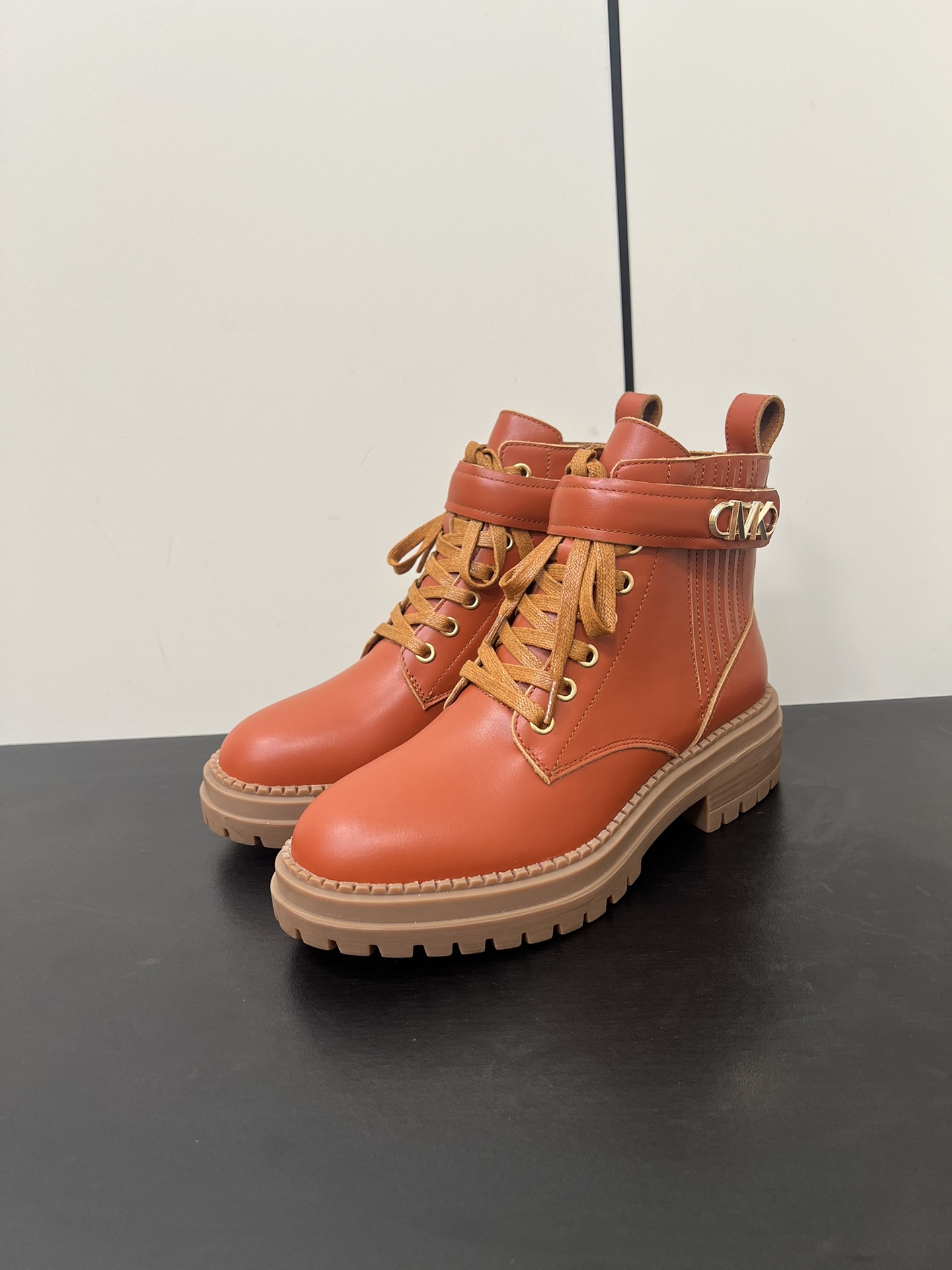 2024 New Michael Kors Martin Boots: Cow Skin, Sheep Inside, Anti-Slip Base. - 图片 2