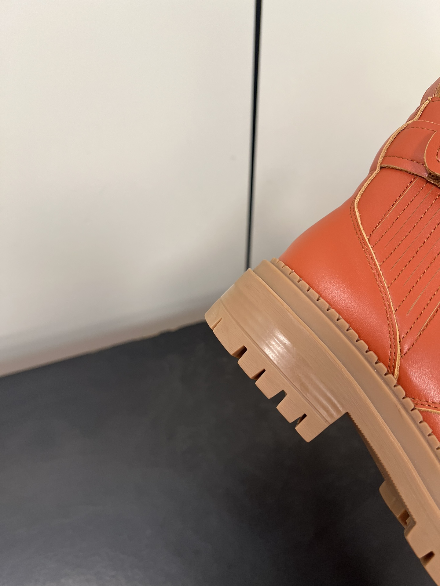 2024 New Michael Kors Martin Boots: Cow Skin, Sheep Inside, Anti-Slip Base. - 图片 8