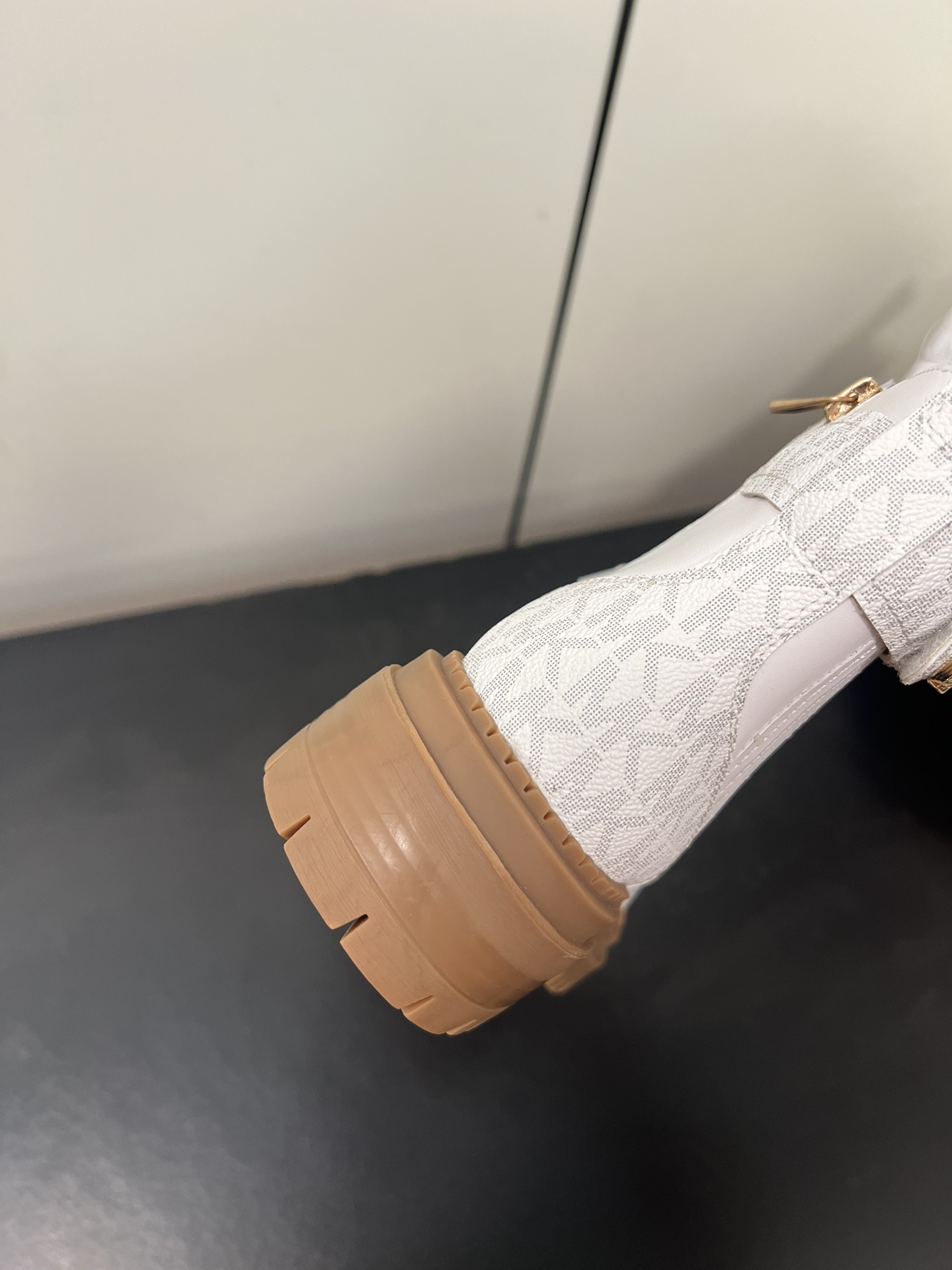 Michael Kors 2024 Martin Boots: Cow Skin, Sheep Inner, Slide-Proof Base, Various Sizes - 图片 8