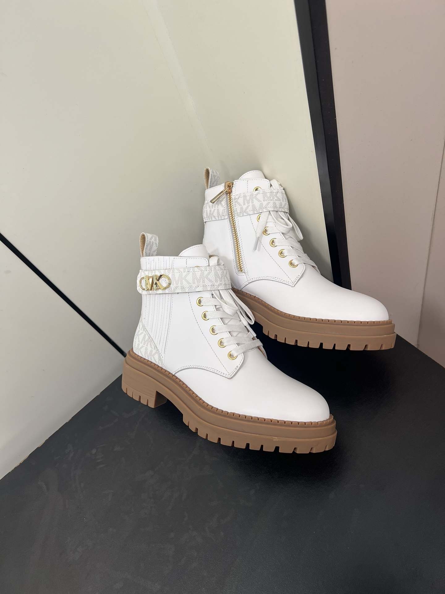 Michael Kors 2024 Martin Boots: Cow Skin, Sheep Inner, Slide-Proof Base, Various Sizes - 图片 4