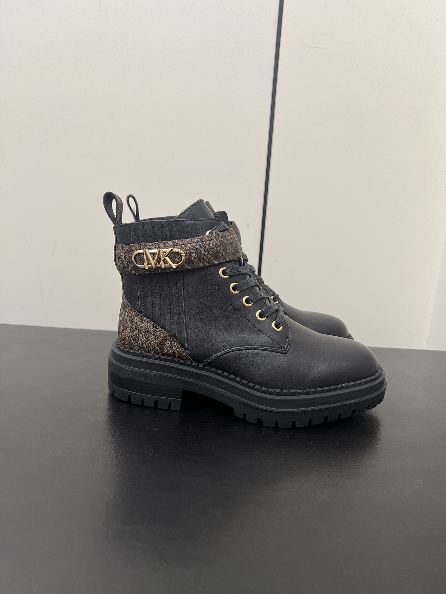 Michael Kors 2024 Martin Boots: Cow Skin, Sheepskin Lining, Slip-Proof Sole, Various Sizes - 图片 3