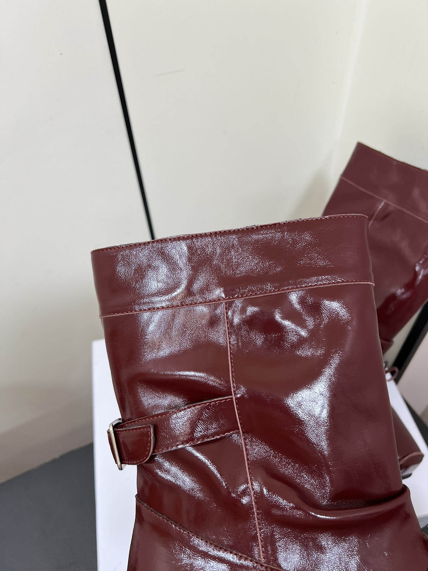Stylish Pig Nose Short Boots with Unique Design and High-Quality Materials - 图片 7