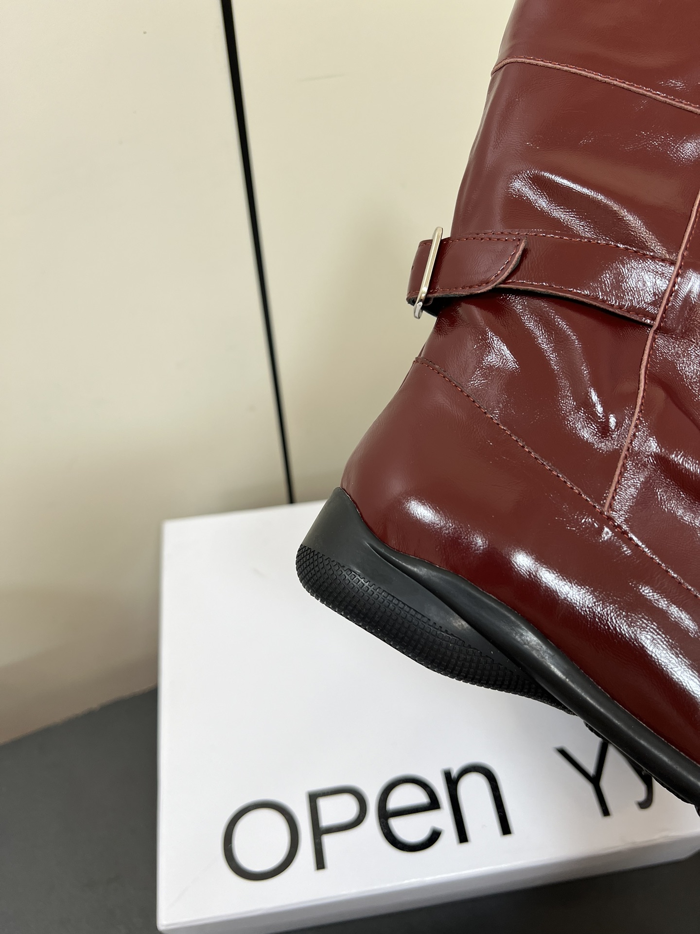 Stylish Pig Nose Short Boots with Unique Design and High-Quality Materials - 图片 8