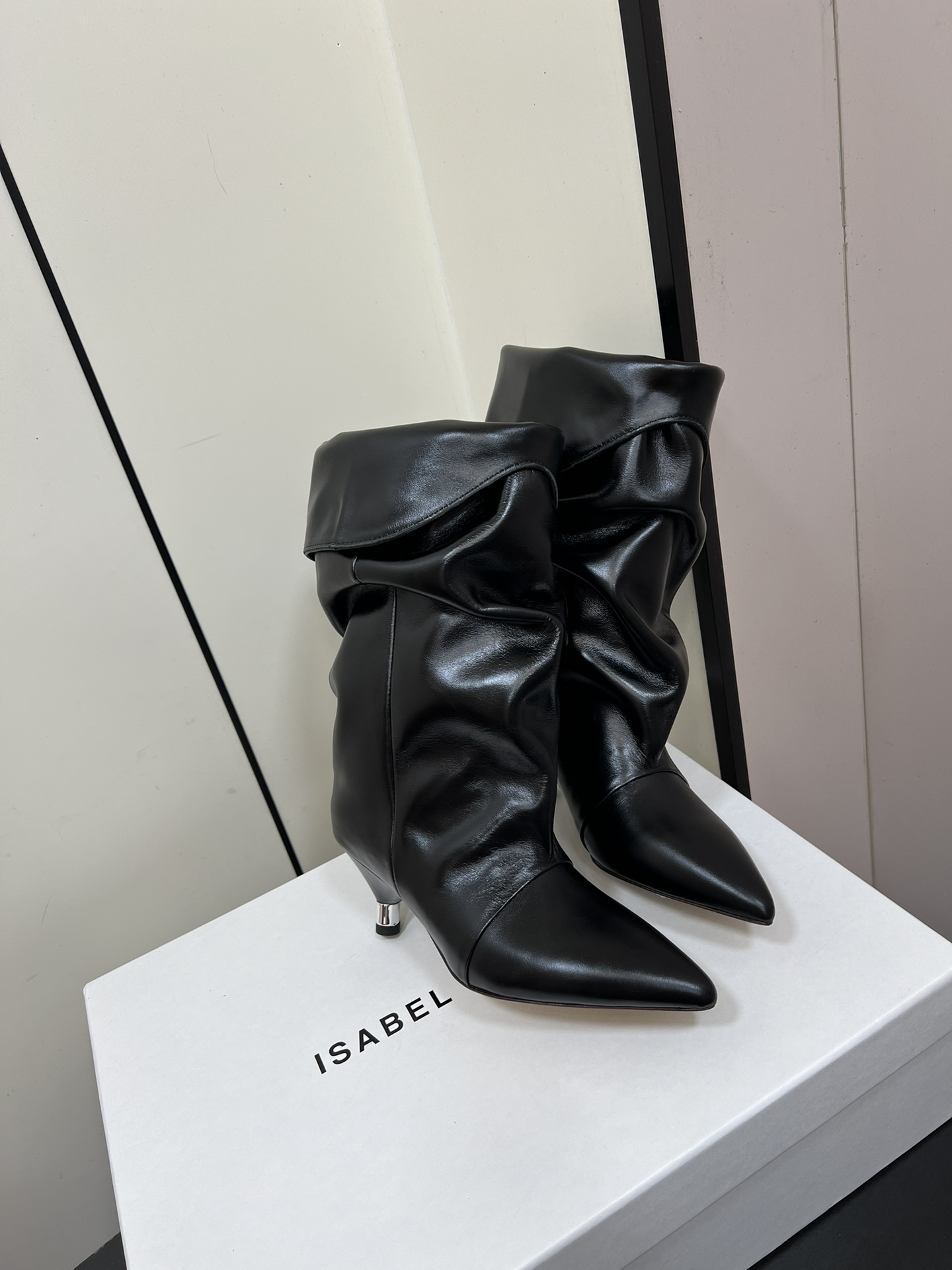 Isabel Marant 2024: Unique French Western Cat Boots with Comfortable Heel - 图片 4