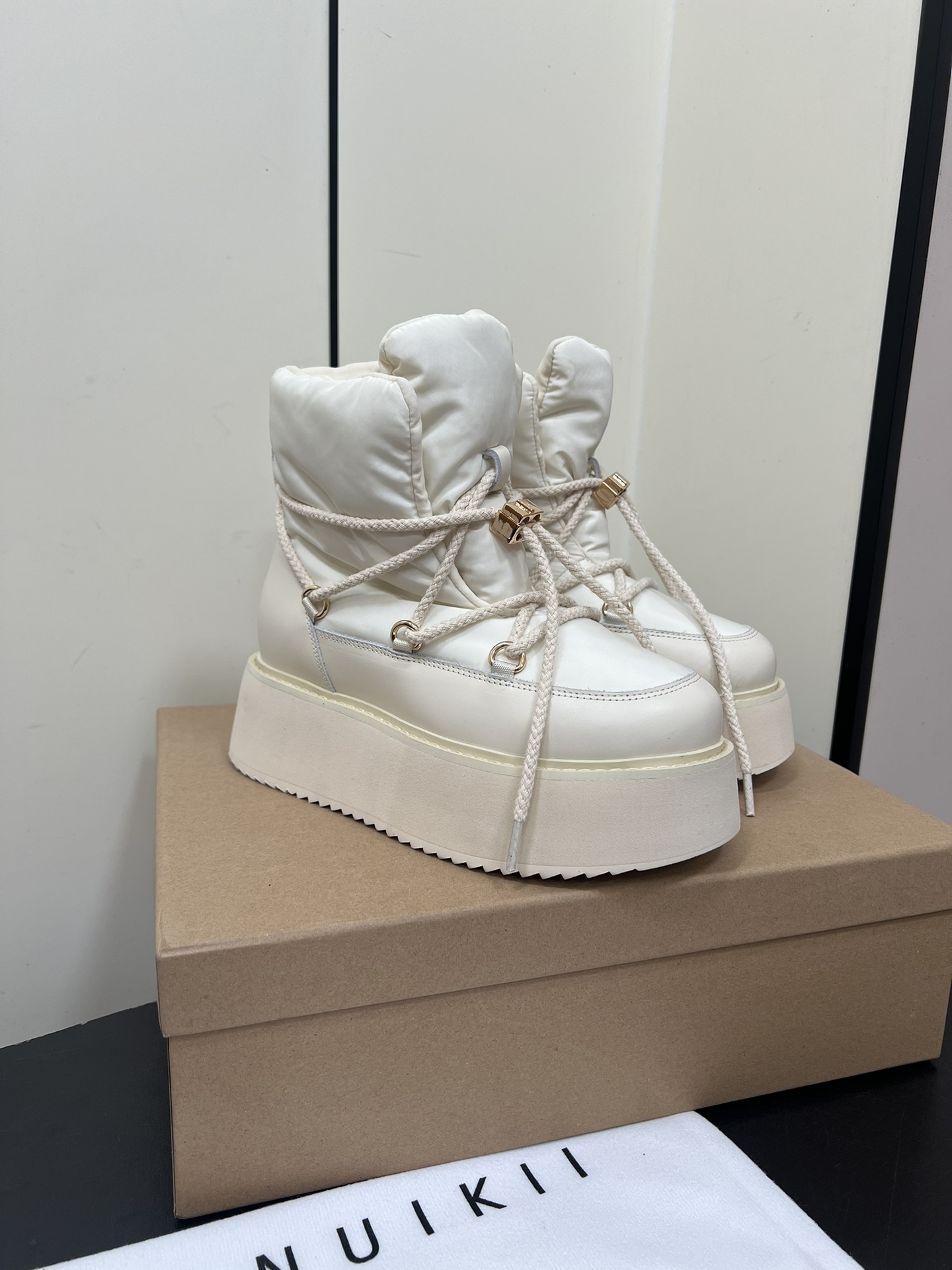 Inuilii 24 Snow Boots: Imported Waterproof Fabric for Comfort and Warmth - 图片 2