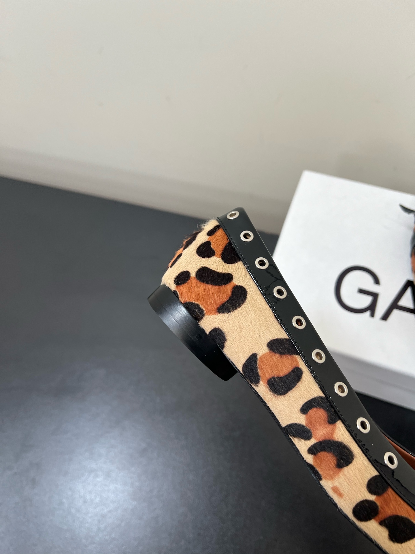 “Ganni Four Seasons Shoes: Stylish, Comfortable, and Versatile Design” - 图片 8