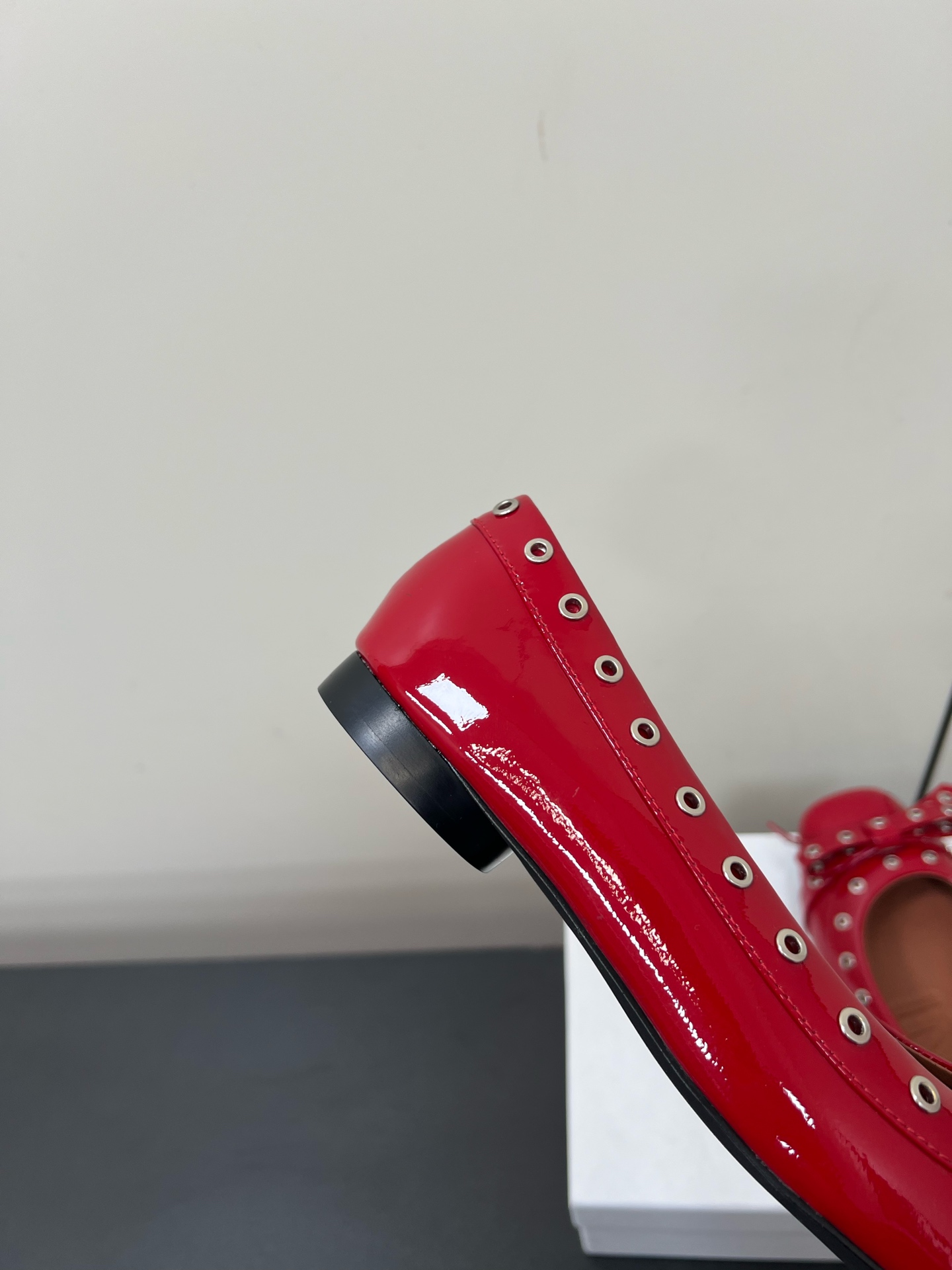 “Versatile Retro-Design Ganni Spring/Summer Shoes: Comfortable and Stylish All Year Round” - 图片 8
