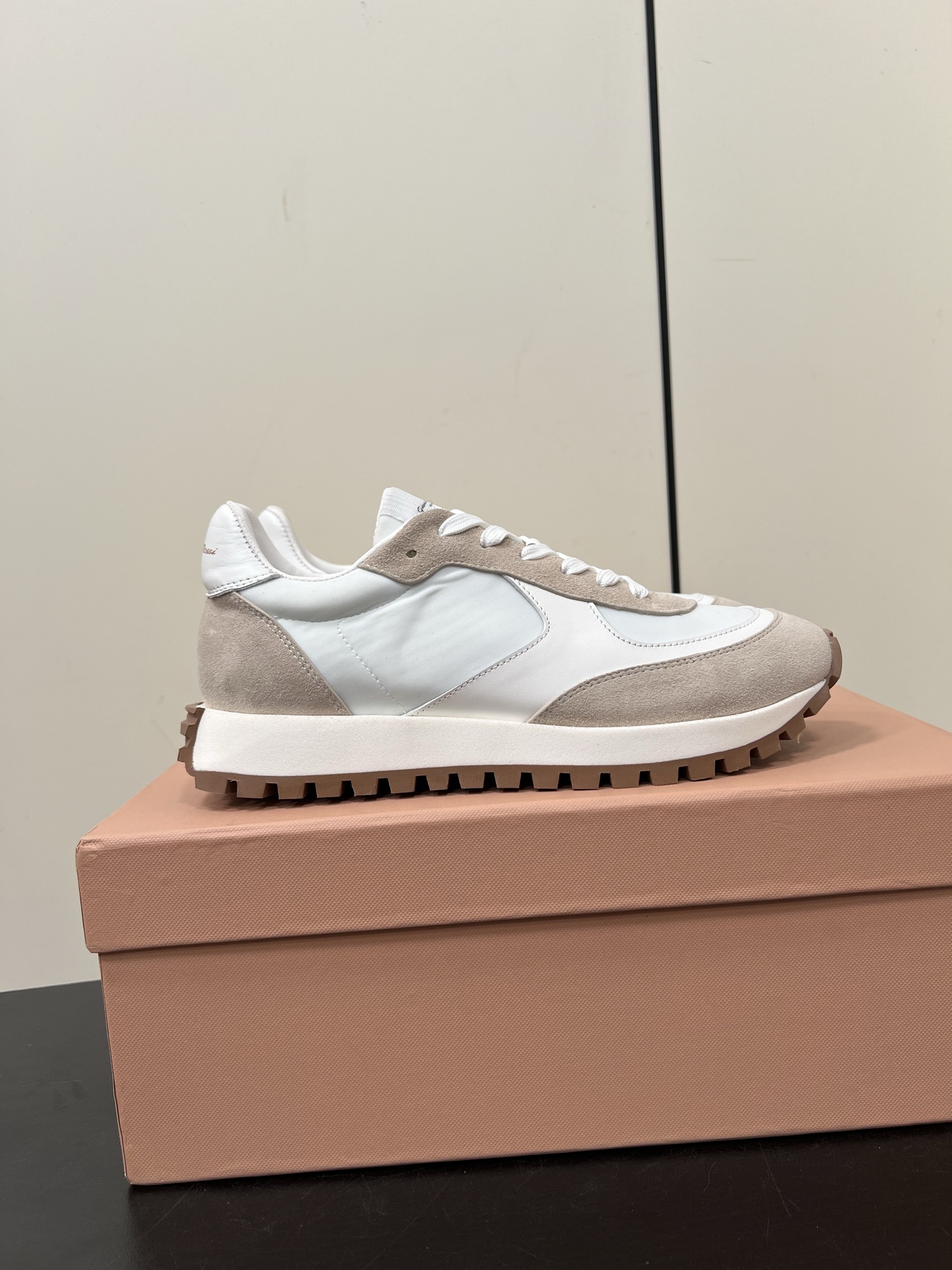 Gianvito Rossi Anvitorosi: Retro Lovers’ Shoes with Premium Quality and Comfort - 图片 4