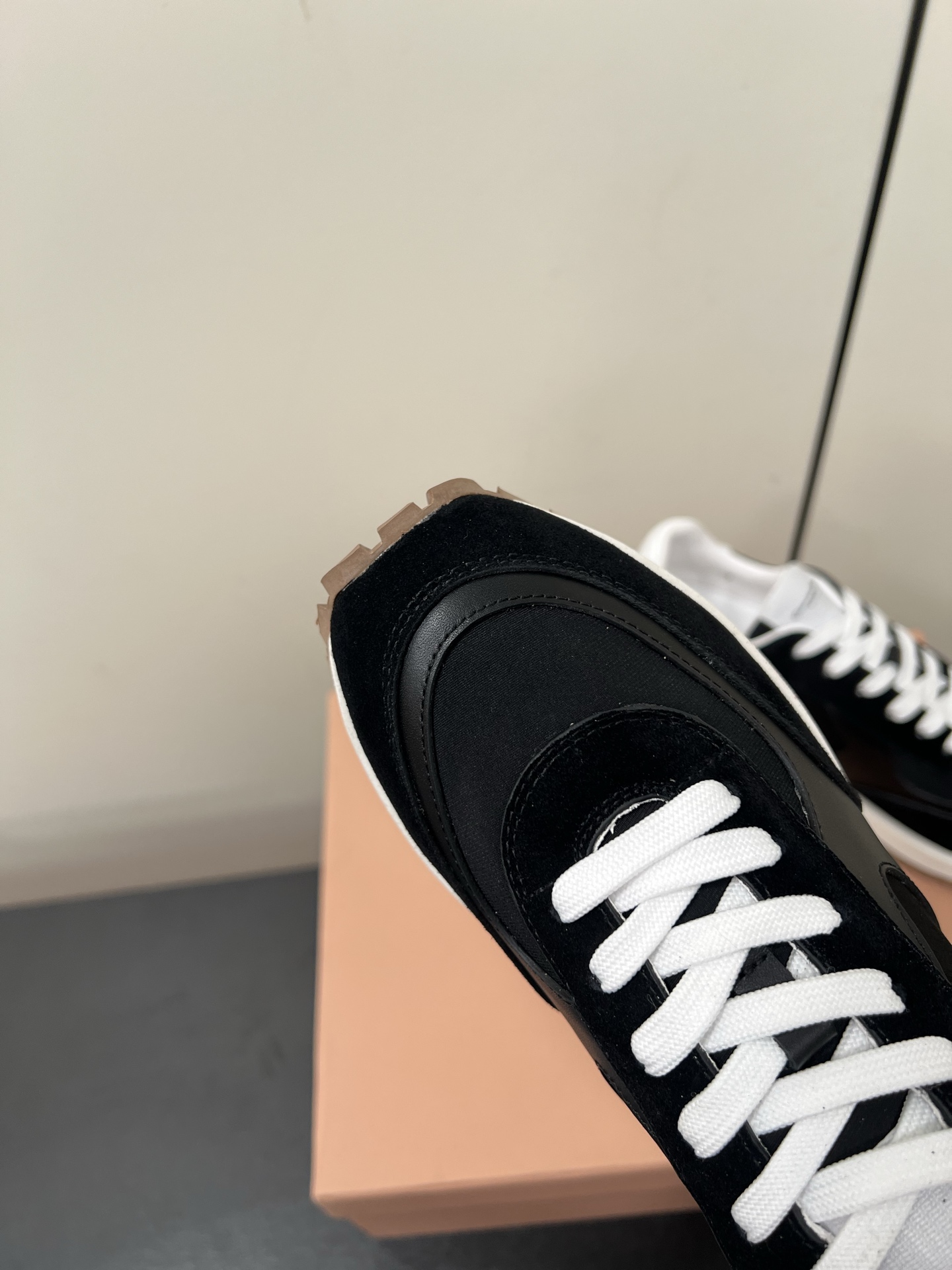 Gianvito Rossi Anvitorosi: Retro Lovers’ Shoes with Original Quality and Style - 图片 6