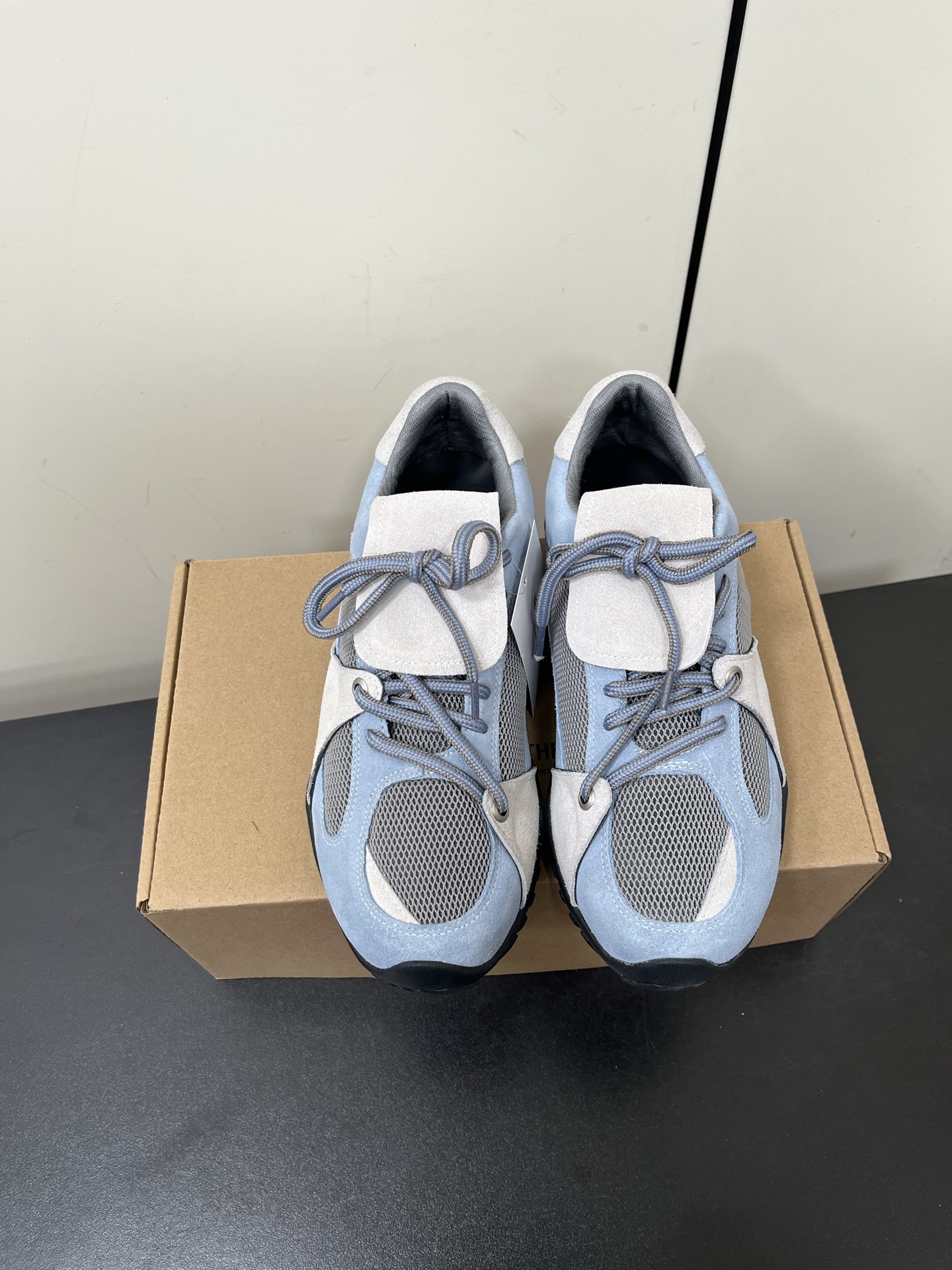 NO:264680,Negativethree(nt3) Niche trendy brand Designer brand function Sports shoes Major Korean internet celebrities wear a niche Korean brand The key is that this gray and blue pokes me hard. The original fabric high mercerized Oxford/breathable net inner footbed cowhide original anti-slip rubber sole Size35-40 (40 custom made no return or exchange), casual shoes/sneakers, cowhide19860909Negativethree(nt3) 小众潮牌 设计师品牌机能 运动鞋 韩国各大网红 明星都在穿的 一款小众韩国品牌 关键是这个灰蓝色狠狠的戳到了我 面料原版高丝光牛津/透气网里 内里垫脚牛皮 鞋底原版防滑橡胶大底 Size35-40（40订做不退换）,休闲鞋/运动鞋,sneakers,cowhide,Women's Shoes