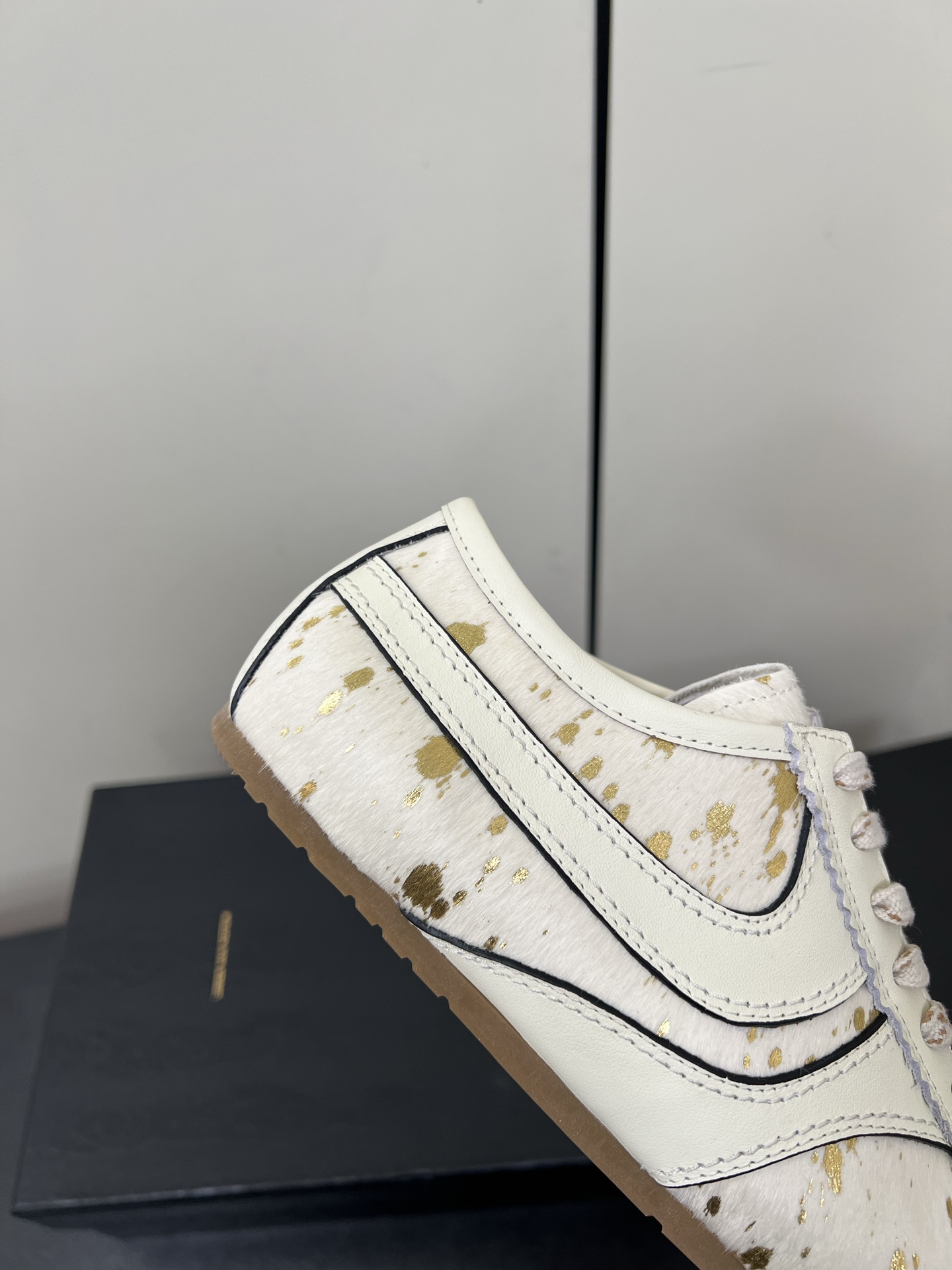 New DVN Marathon Treads: Practical and Design-Oriented Sneakers for 2025 - 图片 7