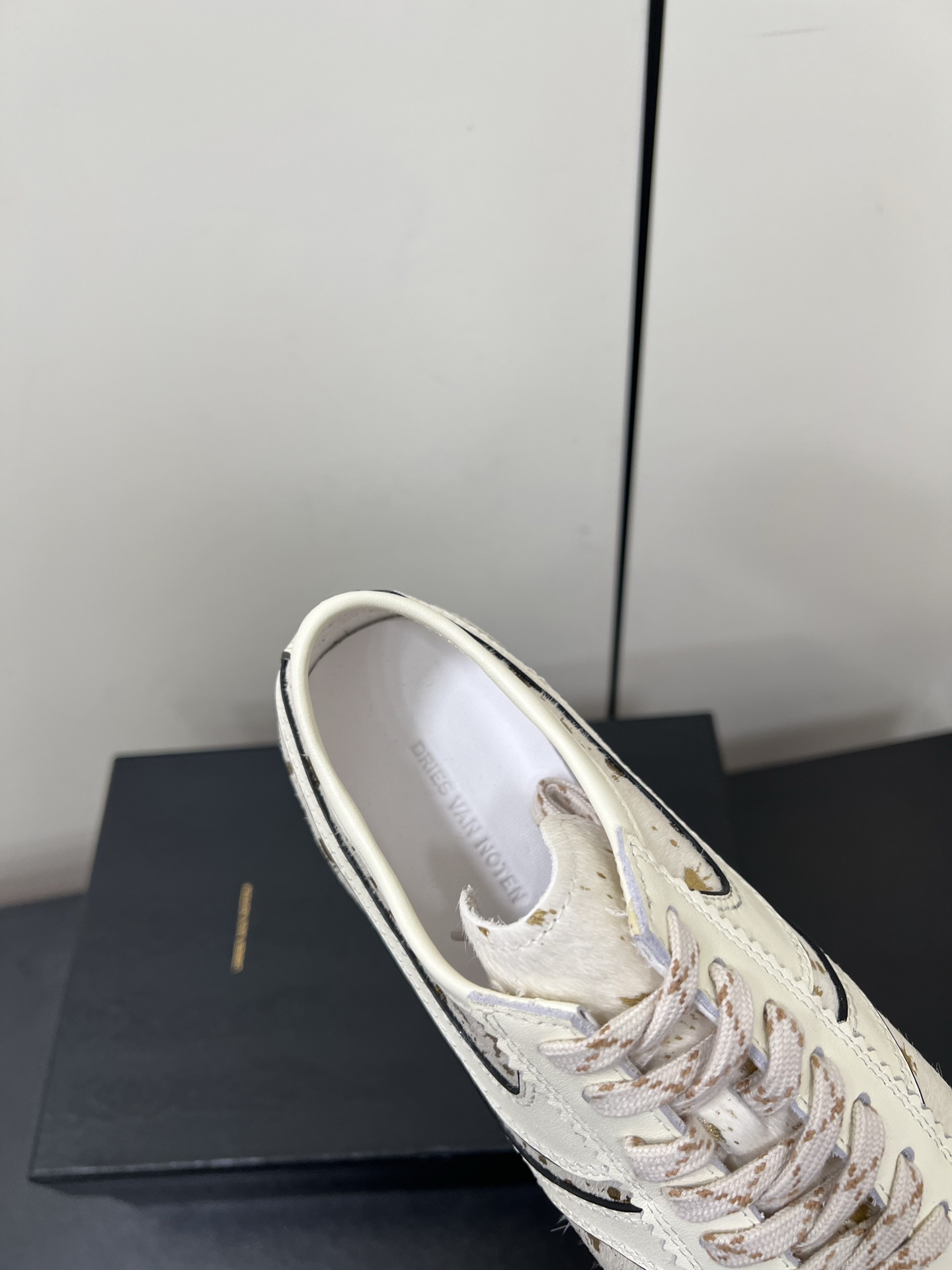 New DVN Marathon Treads: Practical and Design-Oriented Sneakers for 2025 - 图片 8
